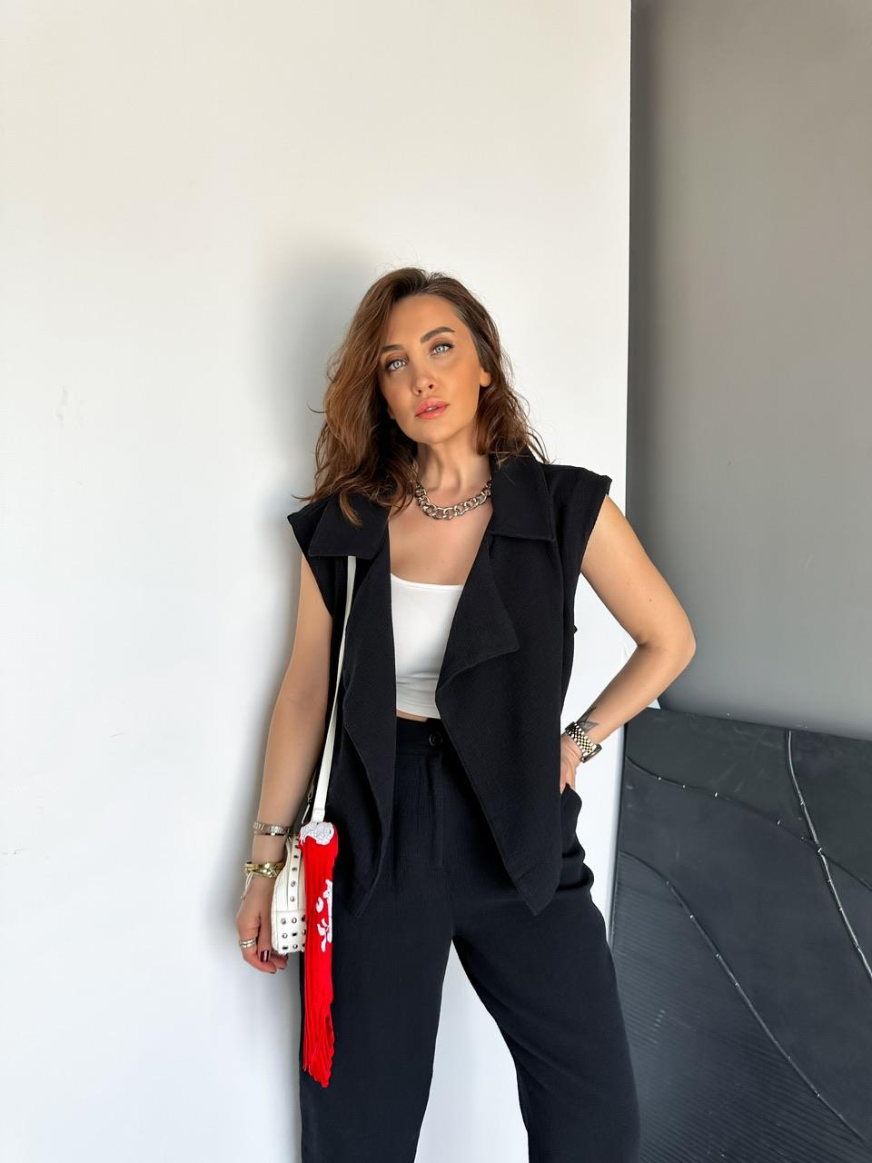 Siyah Şal Yaka Yelekli Keten Takım