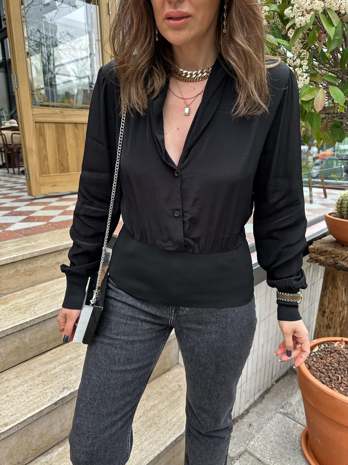 Siyah Saten Lastik Detaylı Bluz