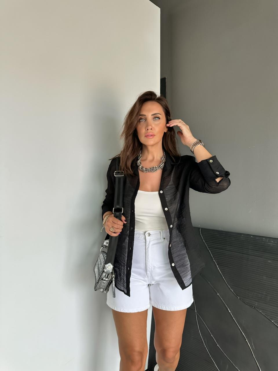 Siyah Sedef Düğmeli Transparan Gömlek