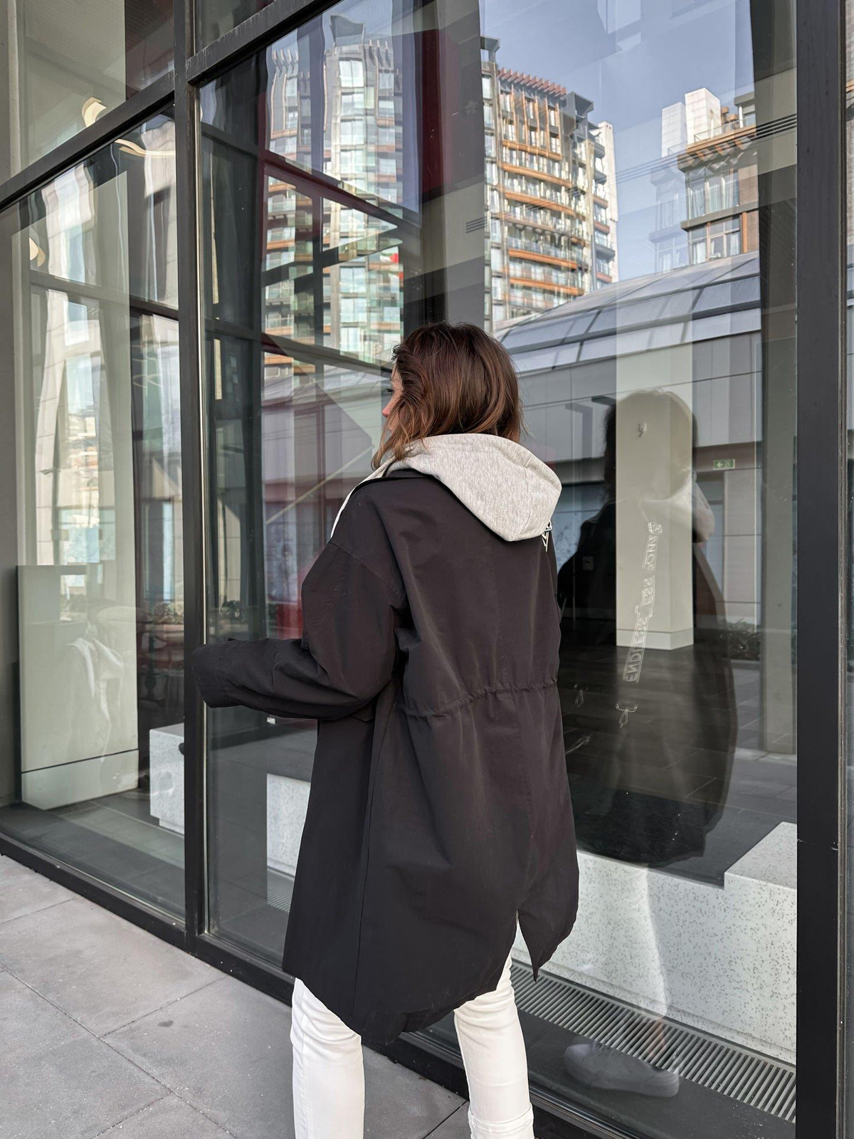 Siyah Sweat Detaylı Kapşonlu Trençkot