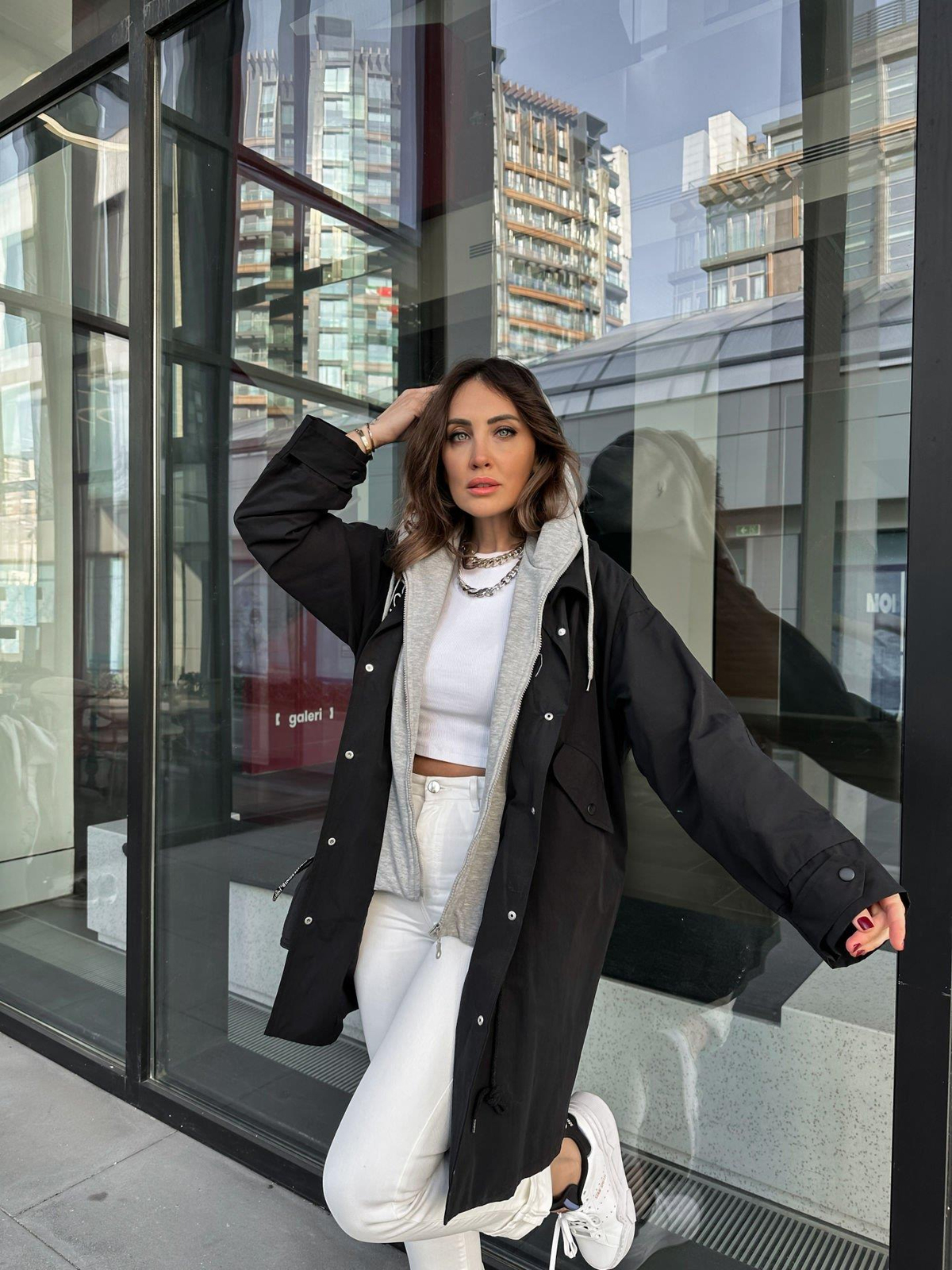 Siyah Sweat Detaylı Kapşonlu Trençkot