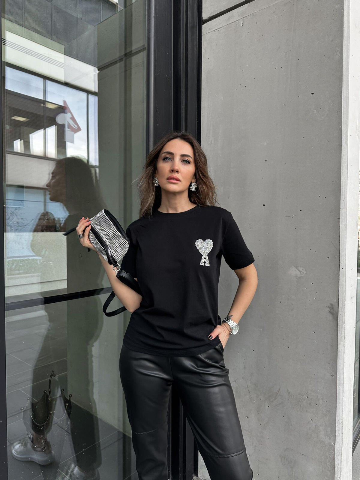 Siyah Taşlı Kalpli Tshirt