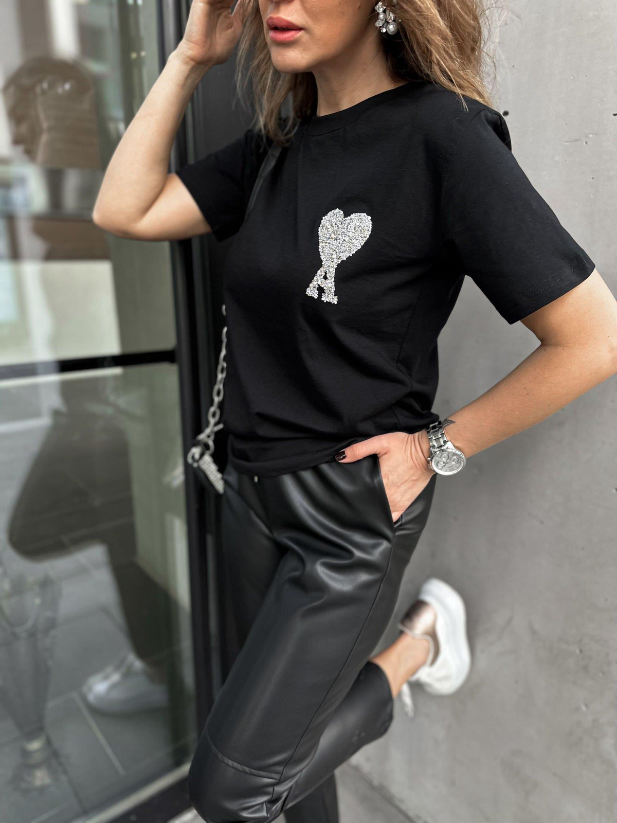 Siyah Taşlı Kalpli Tshirt