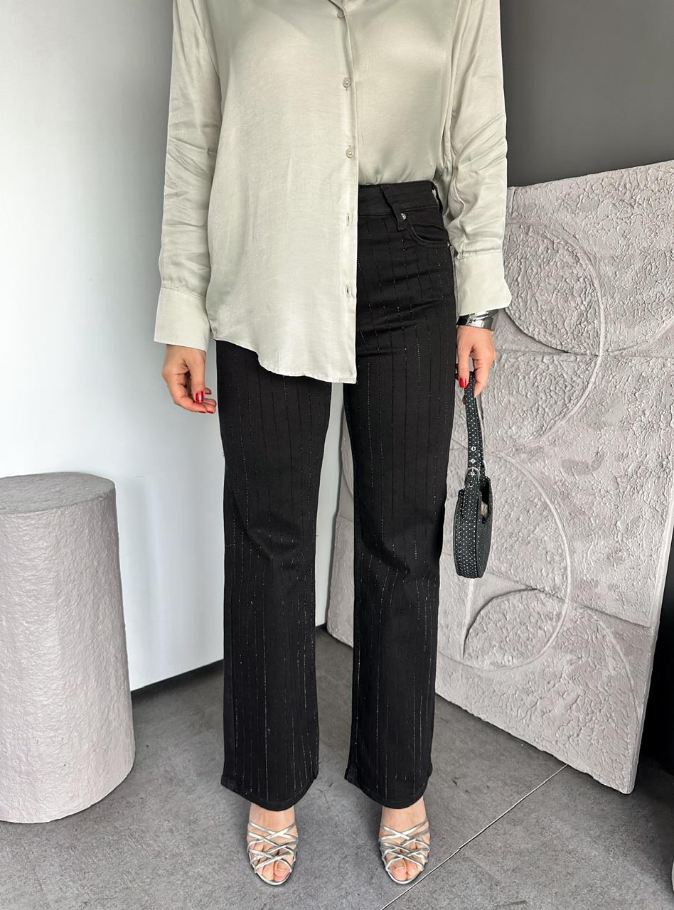 Siyah Taşlı Likralı Jean