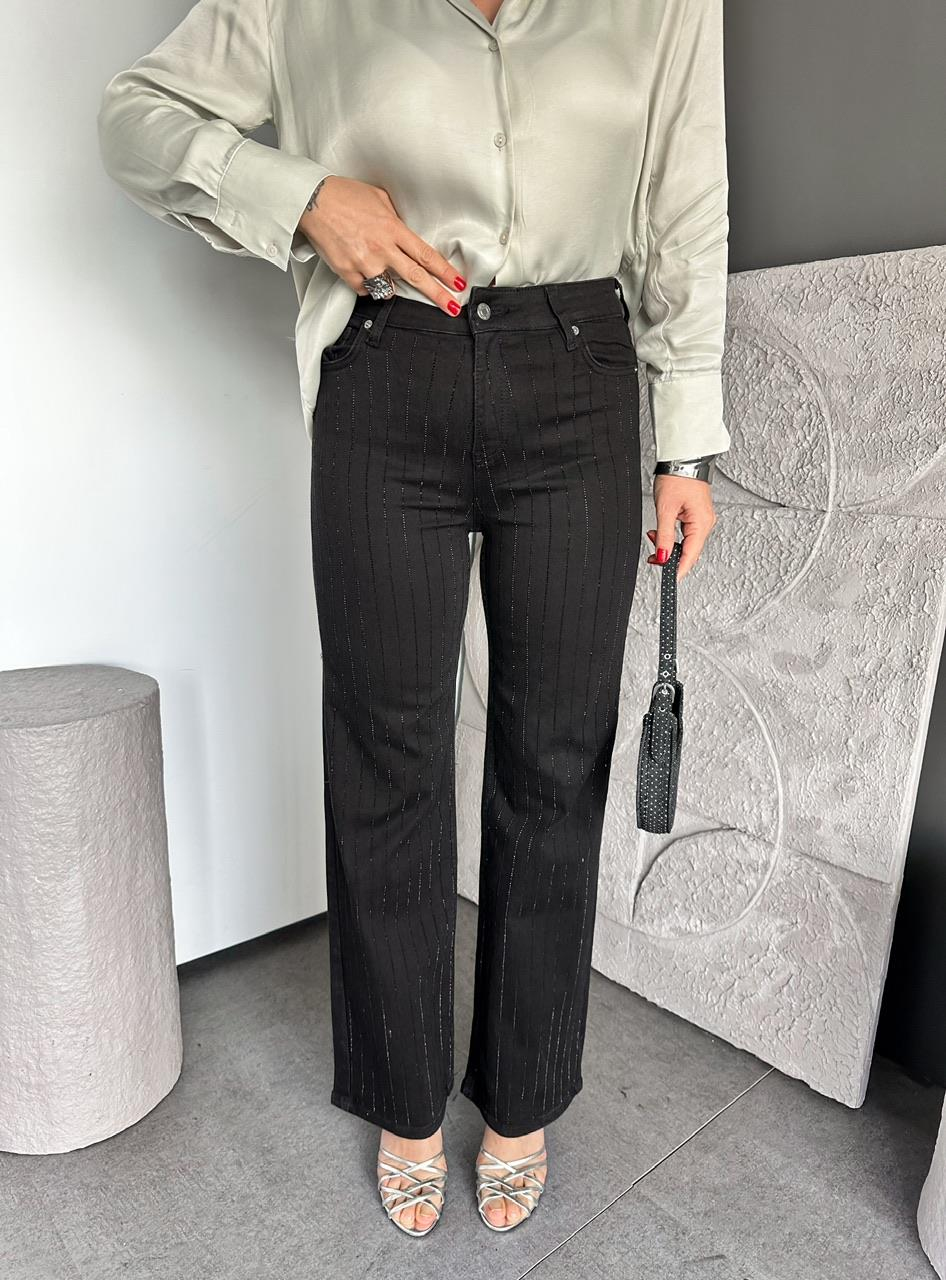 Siyah Taşlı Likralı Jean