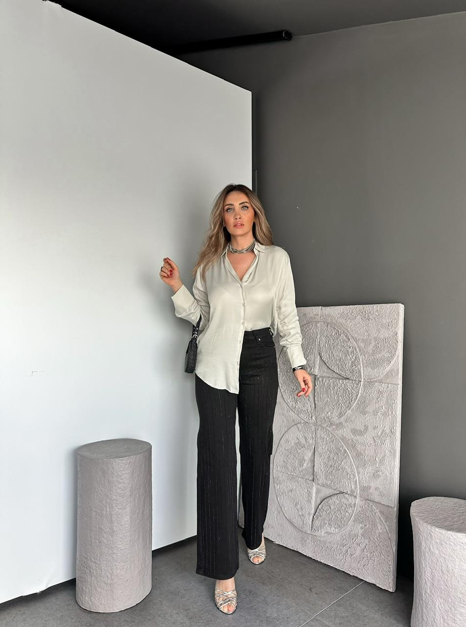 Siyah Taşlı Likralı Jean