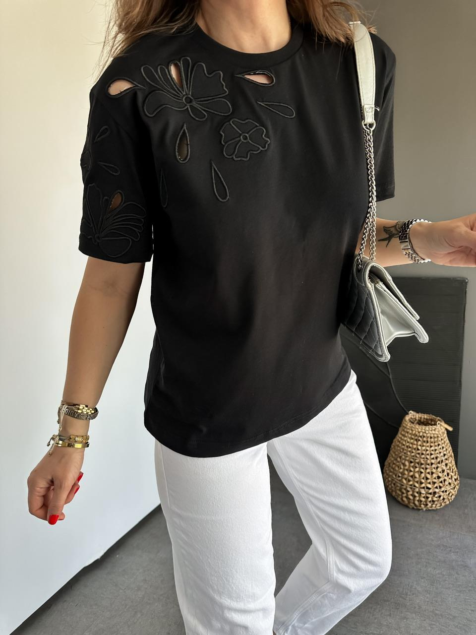 Siyah Tek Omzu Nakışlı Tshirt