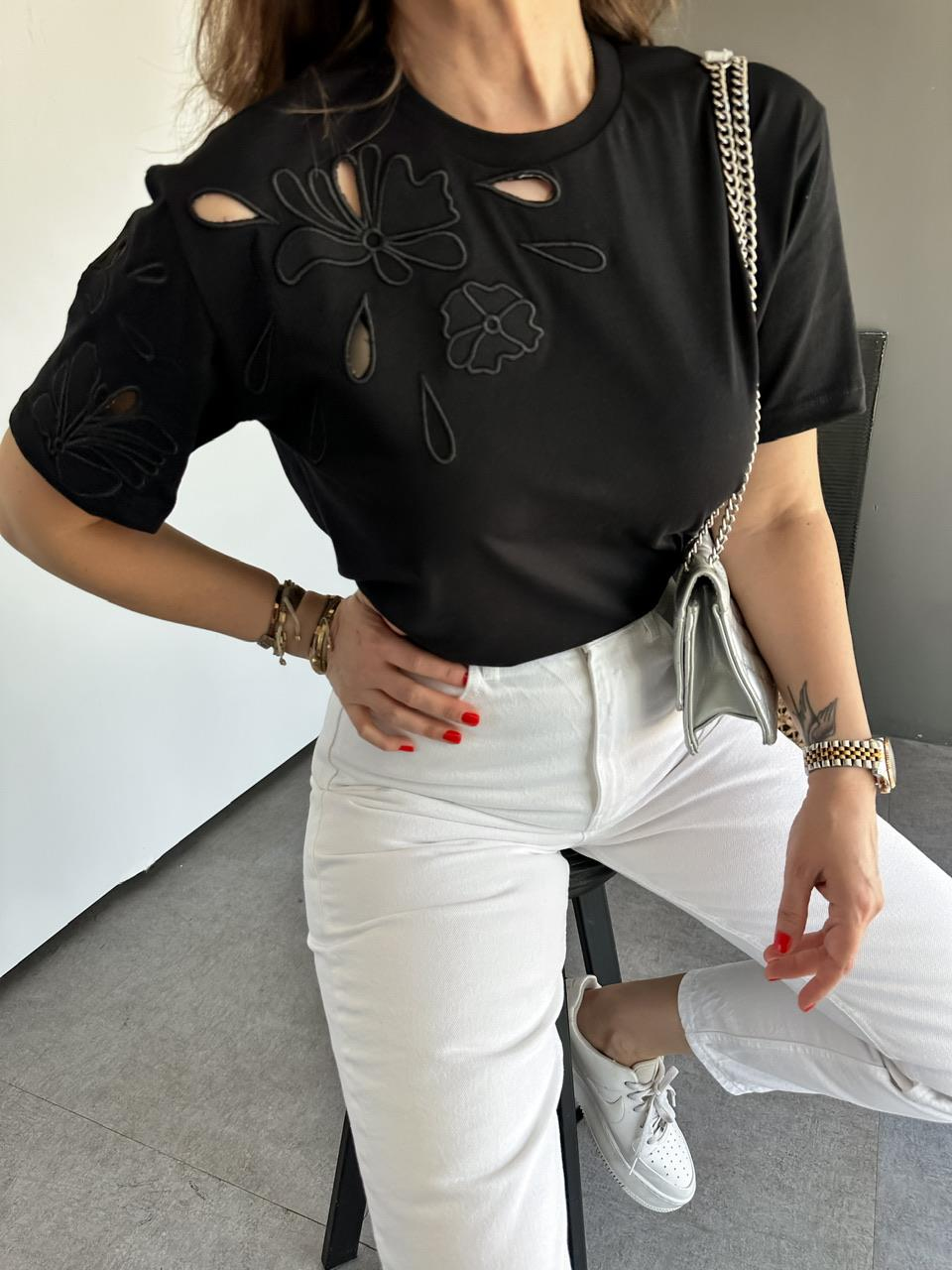 Siyah Tek Omzu Nakışlı Tshirt