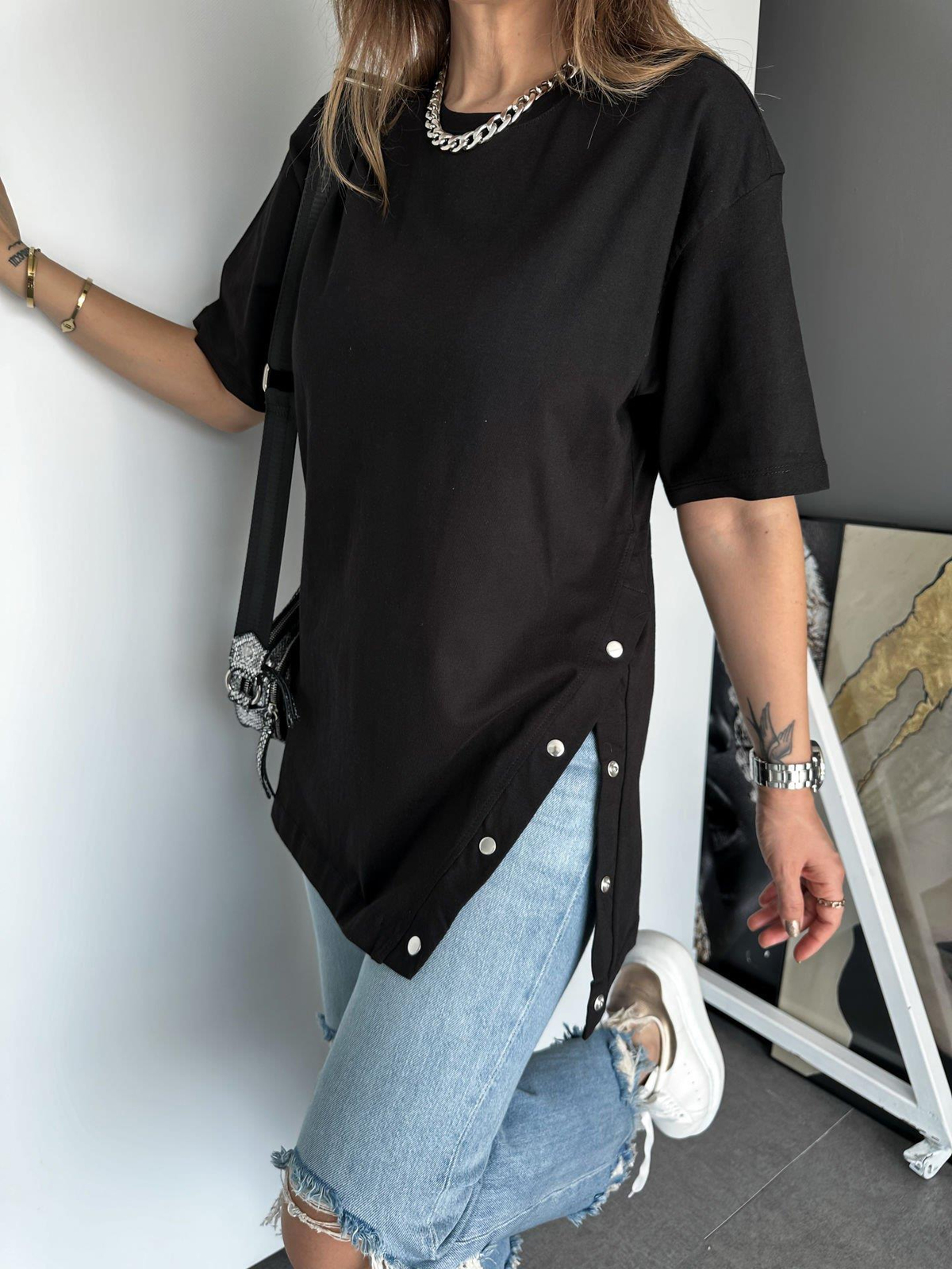 Siyah Tek Yanı Çıtçıtlı Cotton Tshirt