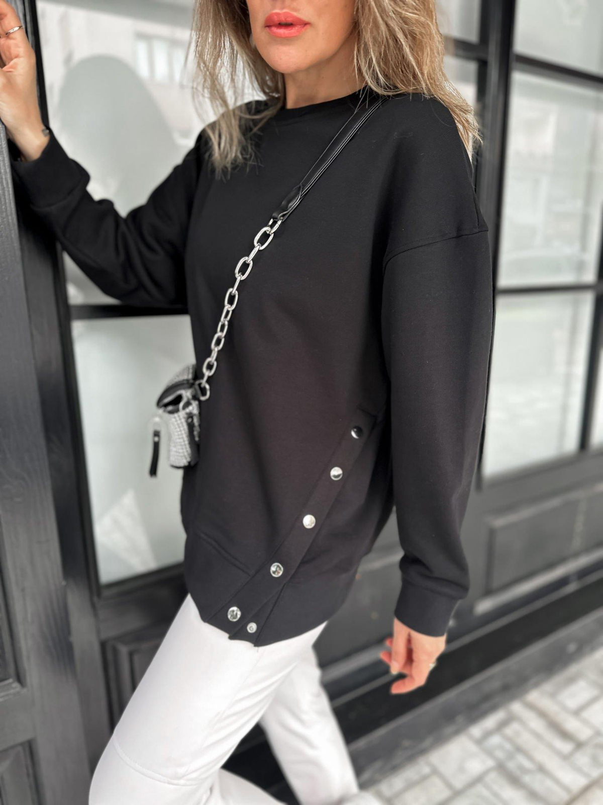 Siyah Tek Yanı Çıtçıtlı Sweatshirt