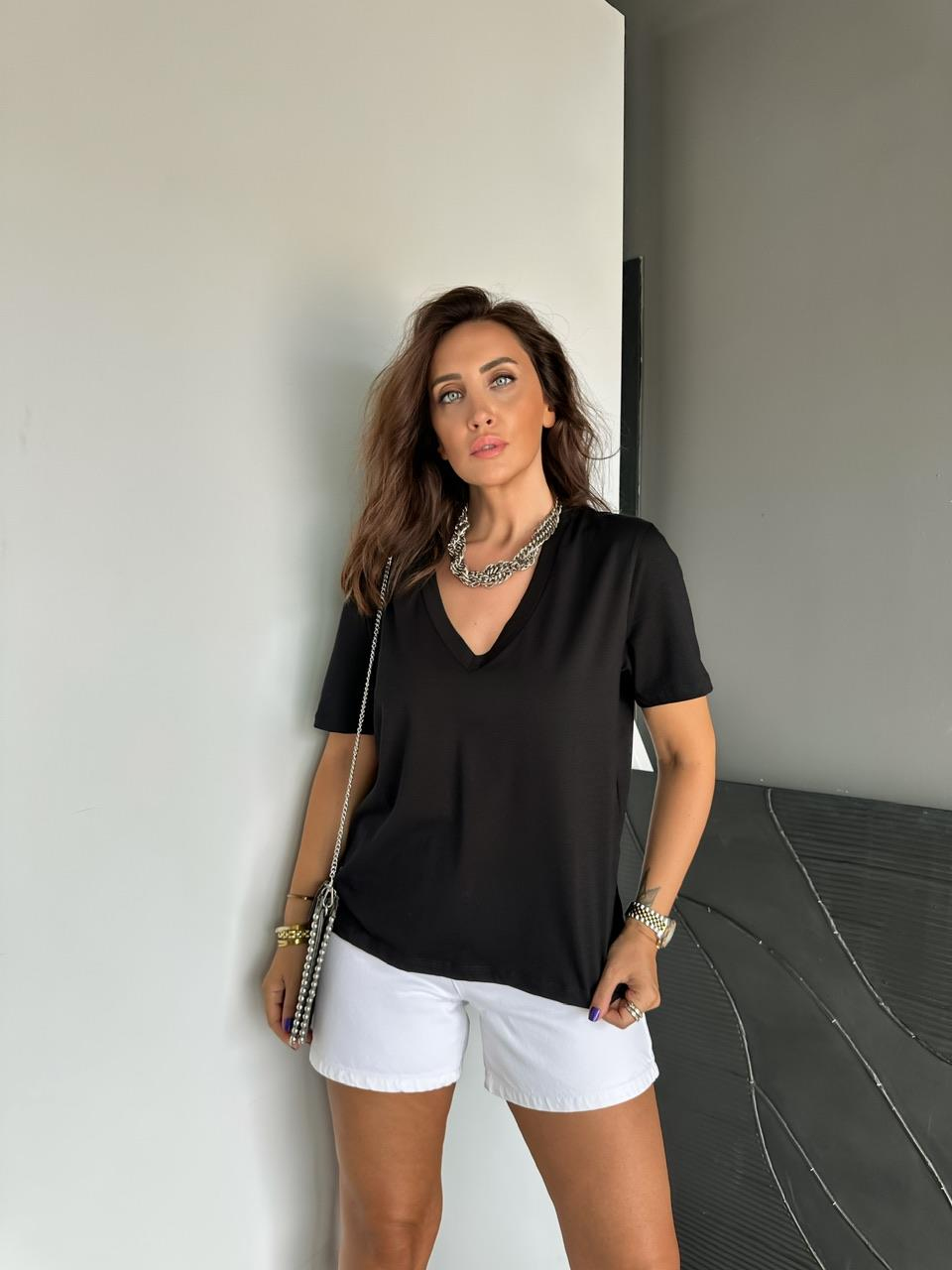 Siyah V Yaka Cotton Tshirt