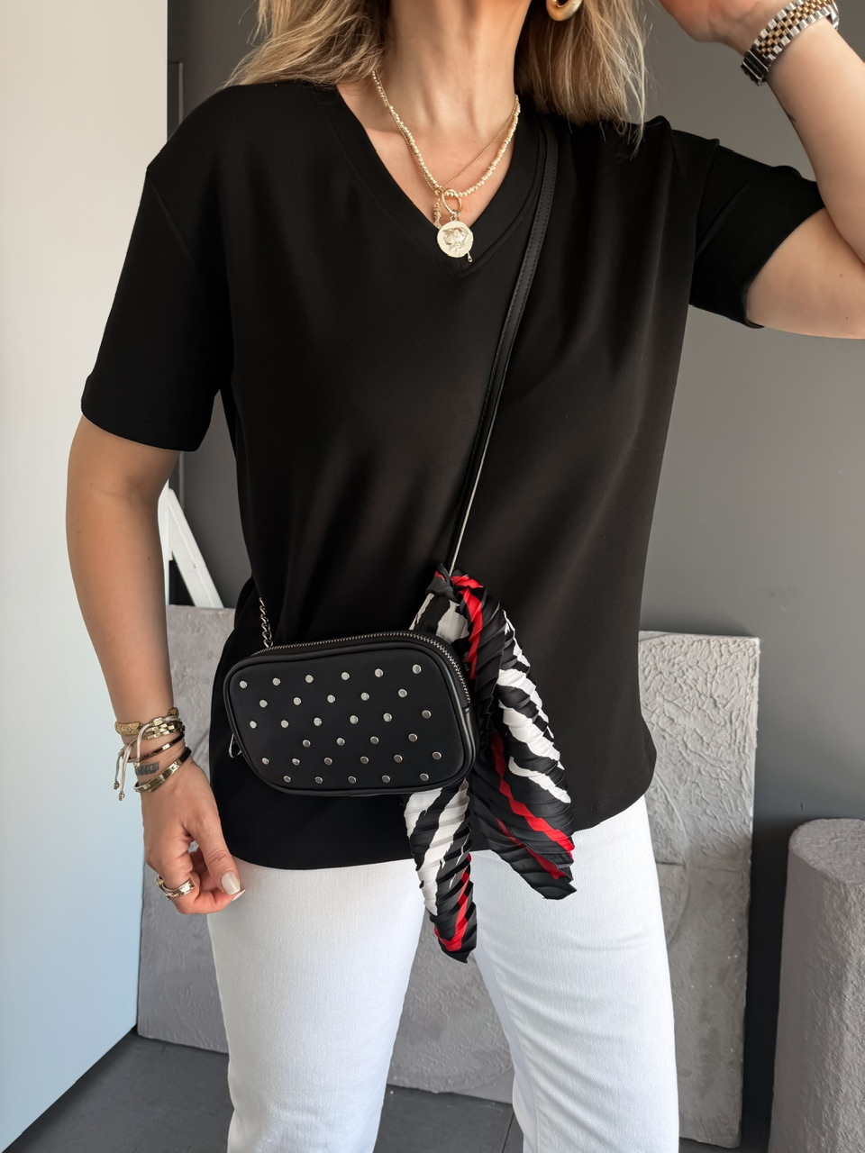 Siyah V Yaka Modal Basic Tshirt