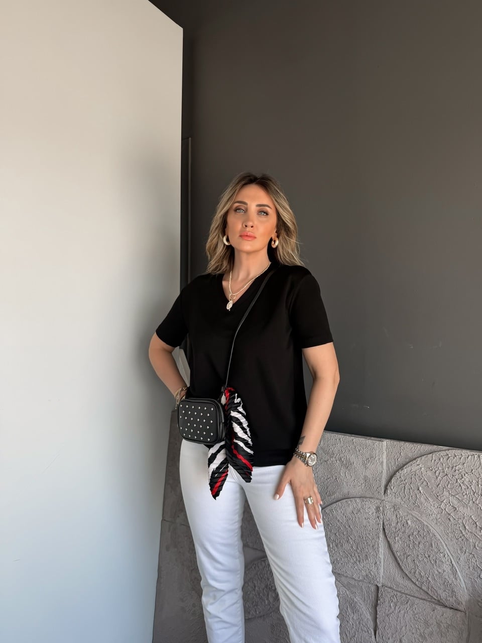 Siyah V Yaka Modal Basic Tshirt