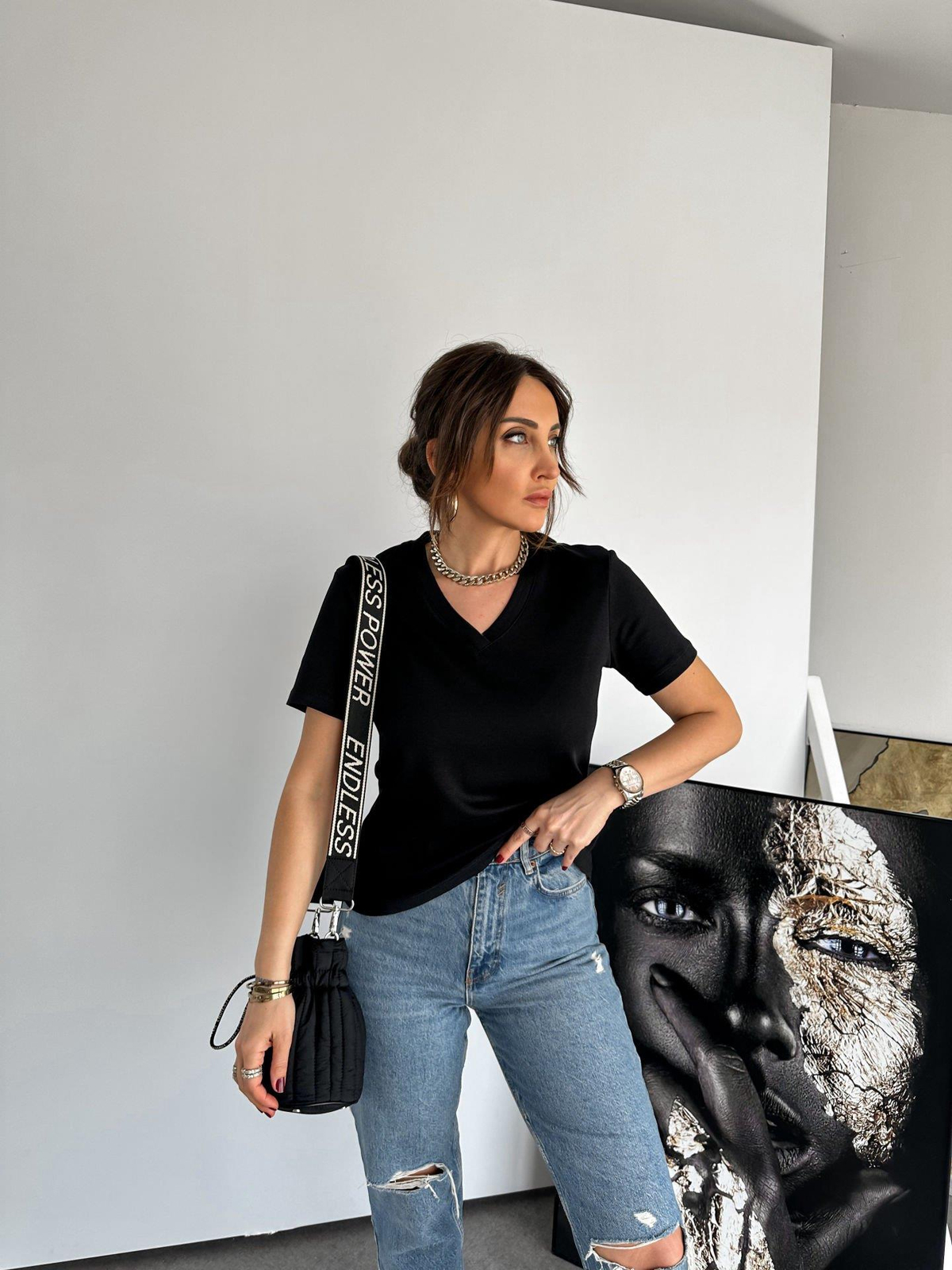 Siyah V Yaka Organic Cotton Tshirt