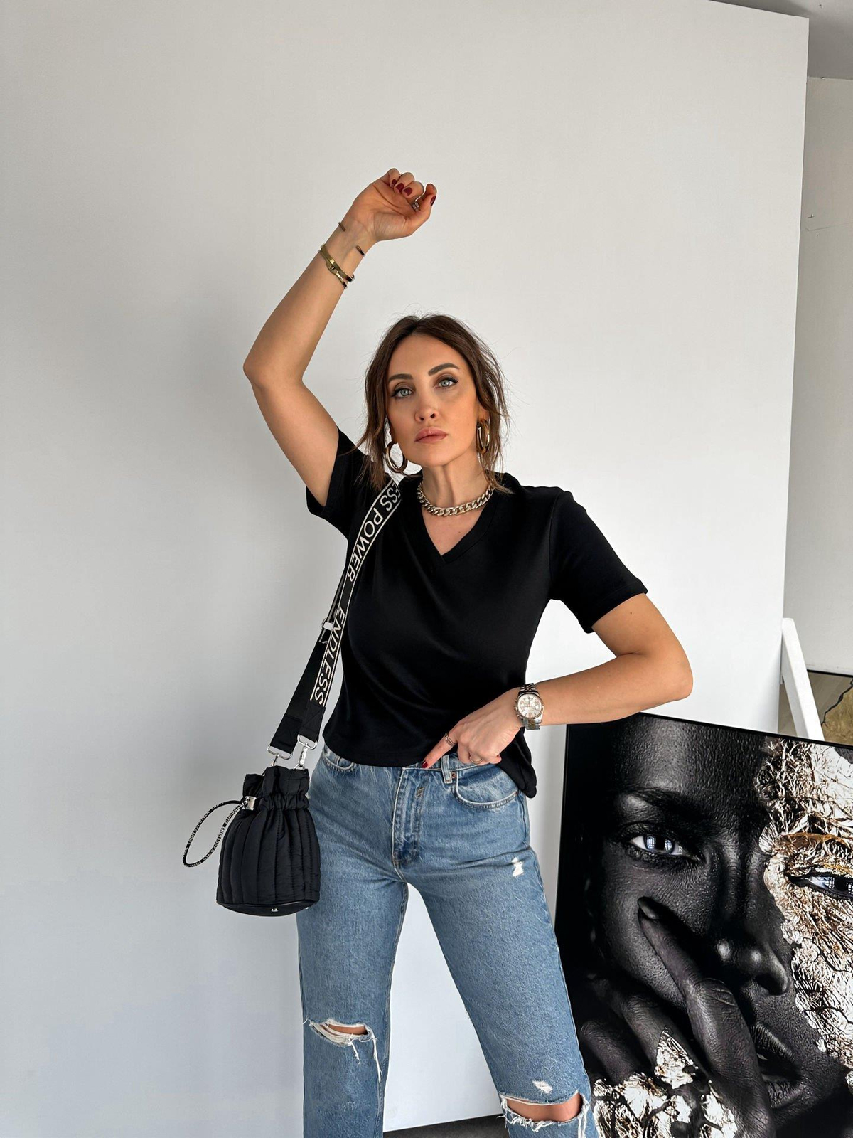 Siyah V Yaka Organic Cotton Tshirt