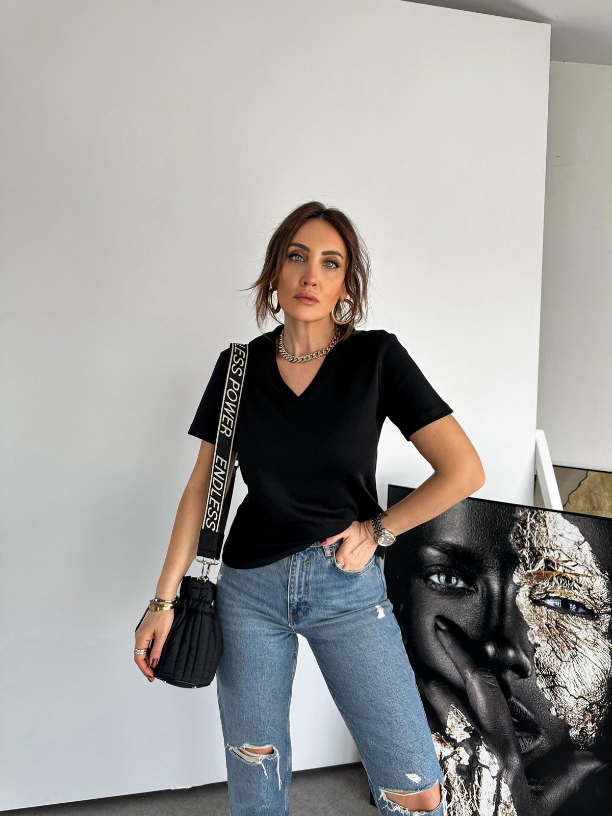 Siyah V Yaka Organic Cotton Tshirt