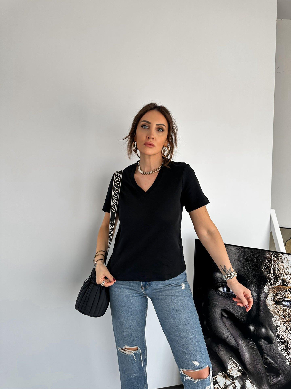 Siyah V Yaka Organic Cotton Tshirt