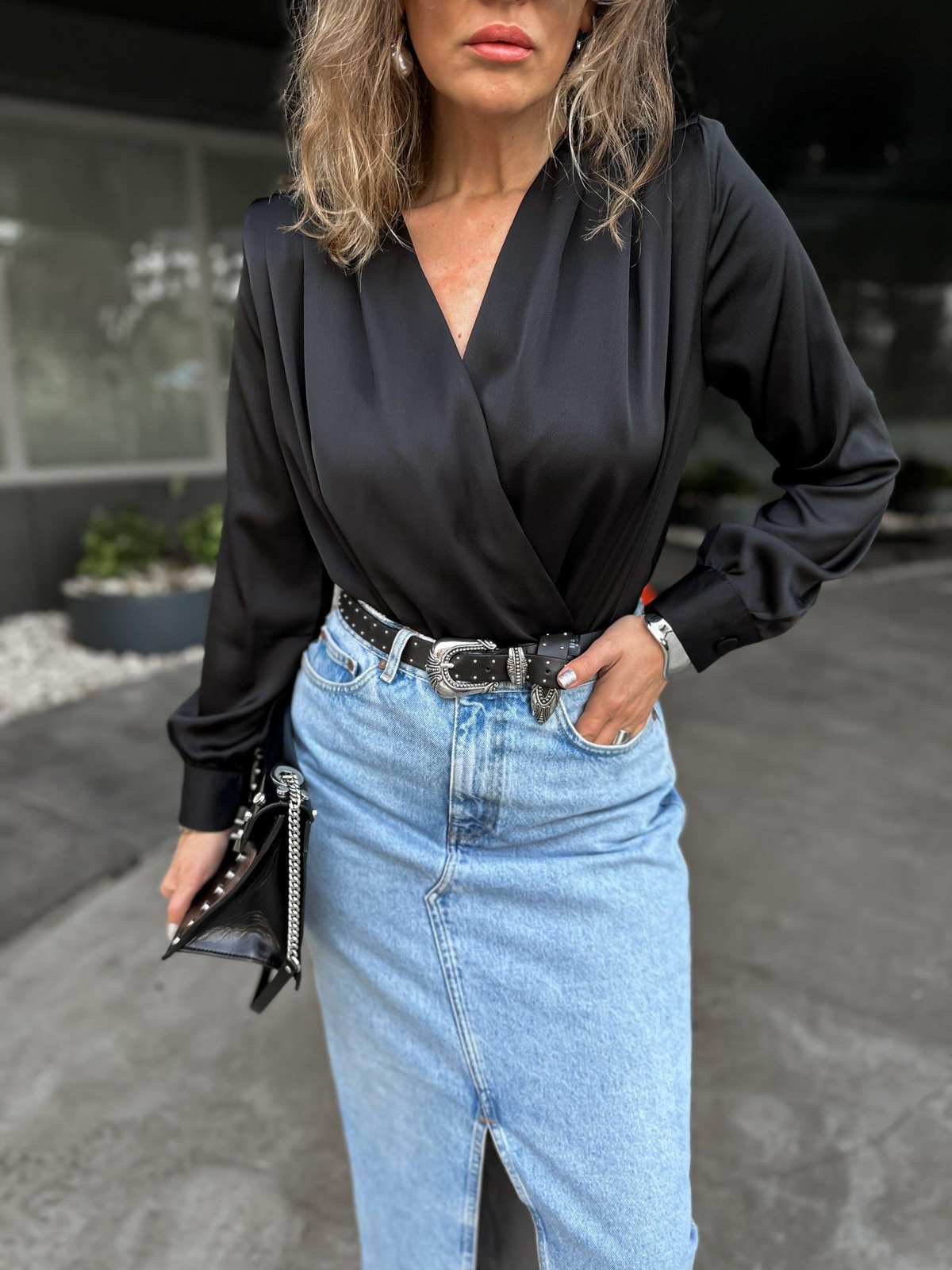 Siyah Vatkalı Saten Bodysuit Bluz