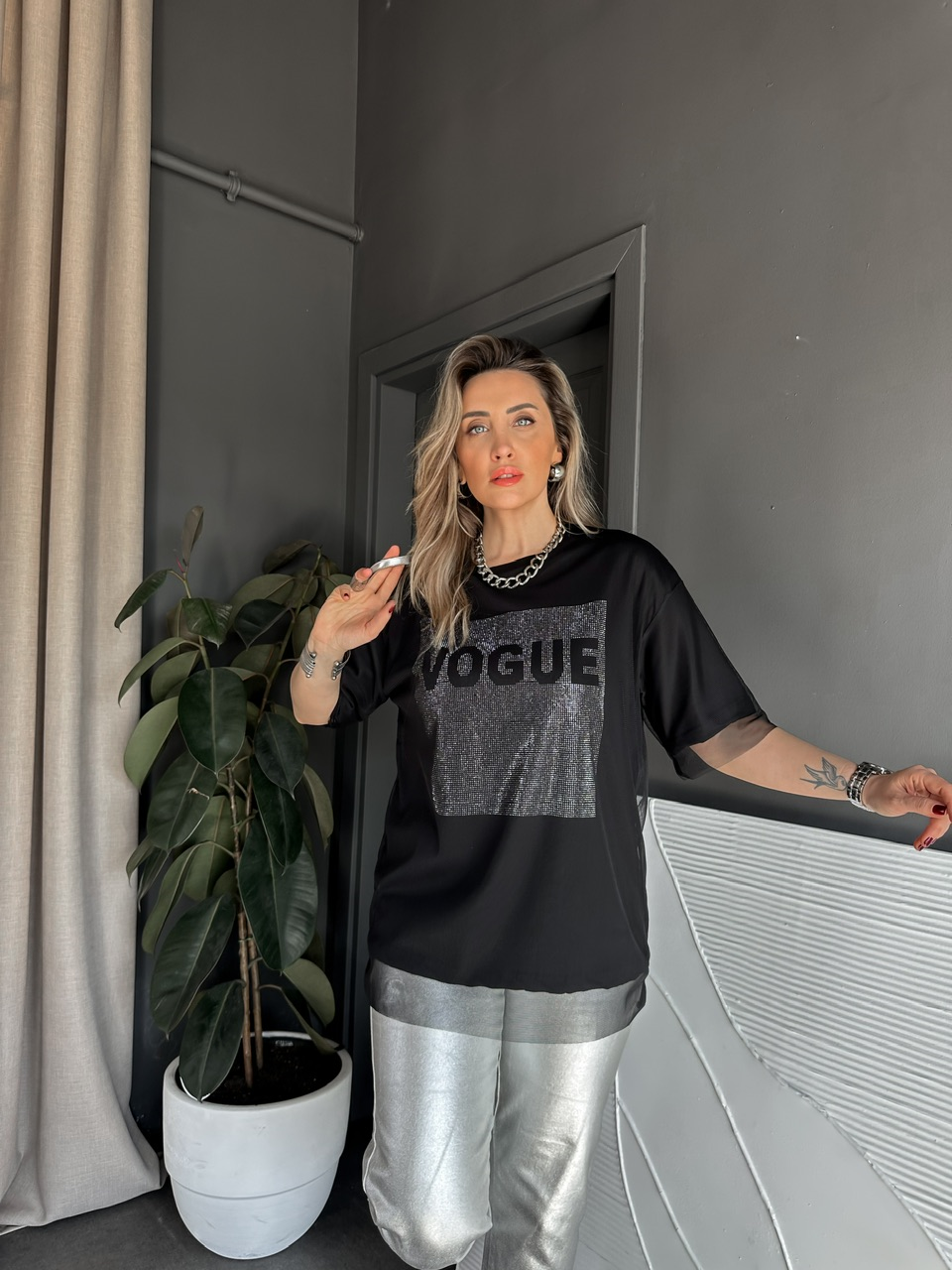 Siyah Vogue Simli Tüllü Tshirt