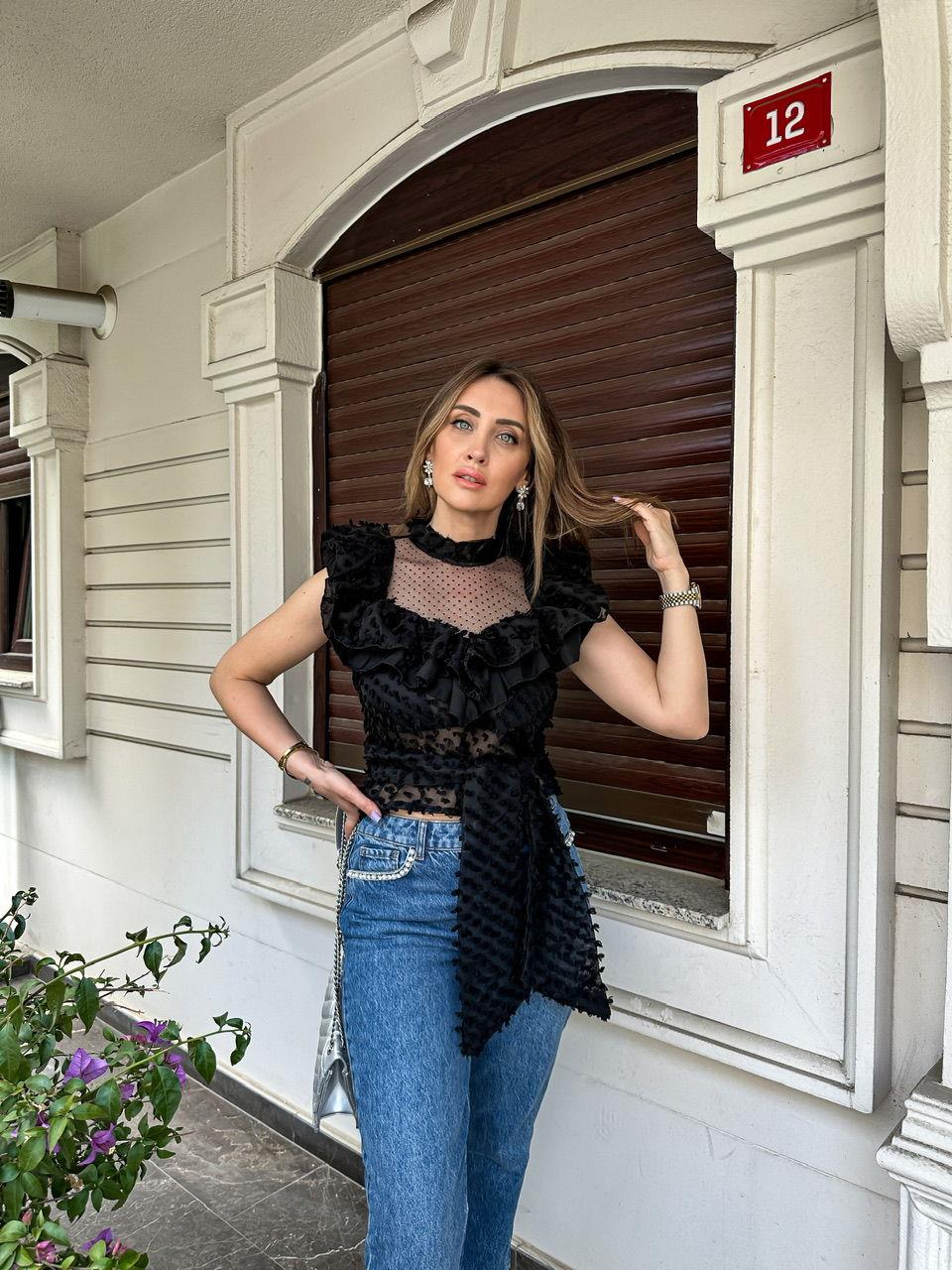 Siyah Volanlı Dantelli Bluz