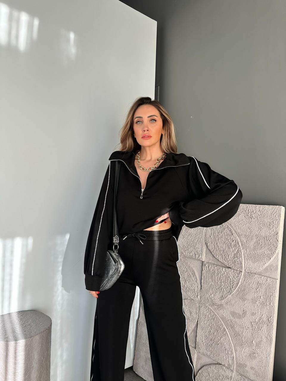 Siyah Yakası Fermuarlı Biyeli Modal Takım