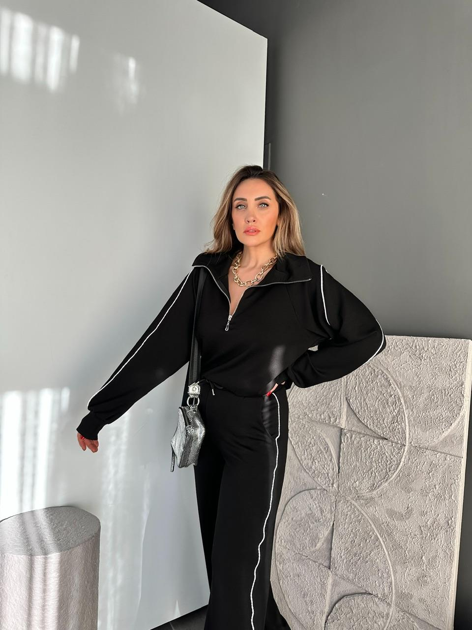 Siyah Yakası Fermuarlı Biyeli Modal Takım