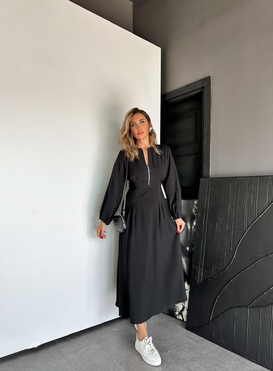 Siyah Yakası Fermuarlı Pensli Elbise