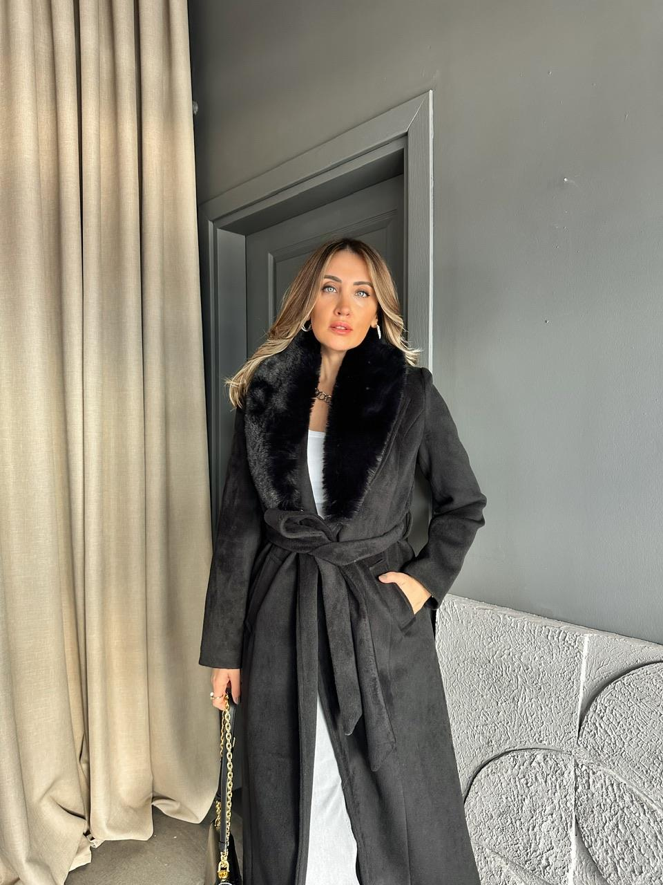 Siyah Yakası Kürklü Premium Uzun Kaban