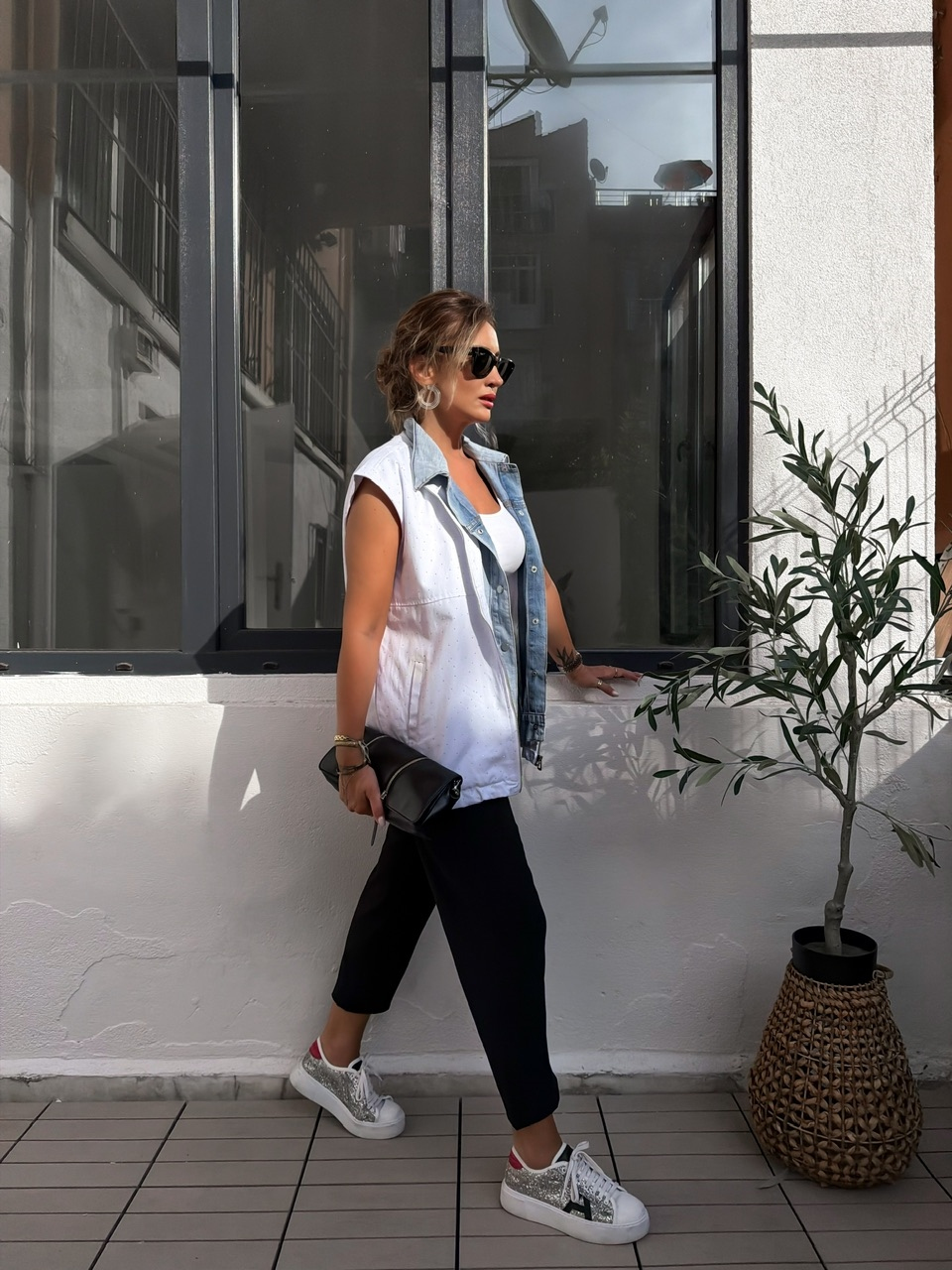 Siyah Yan Dikişli Spor Kesim Pantolon