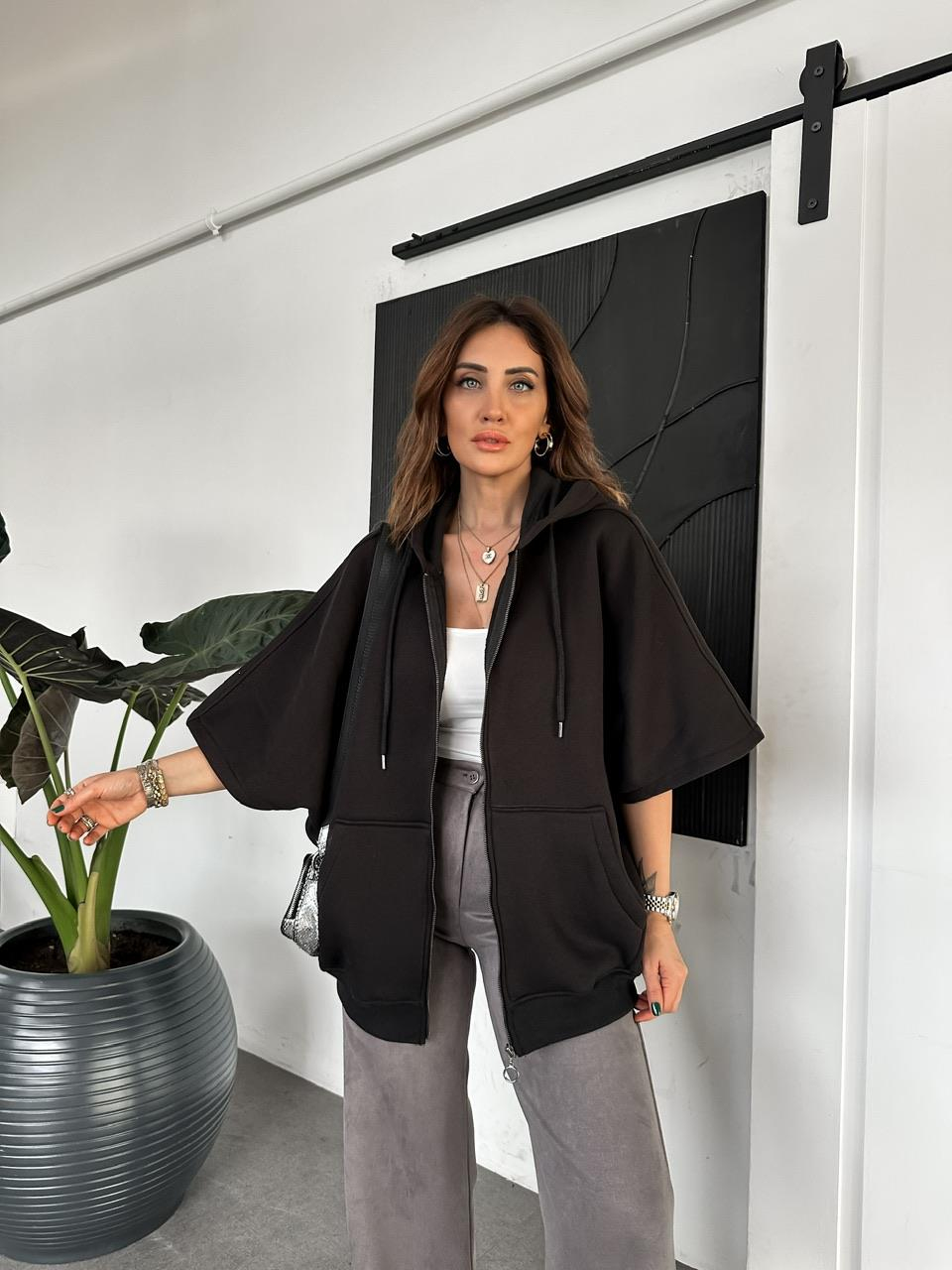 Siyah Yarasa Kol Kapşonlu Sweatshirt