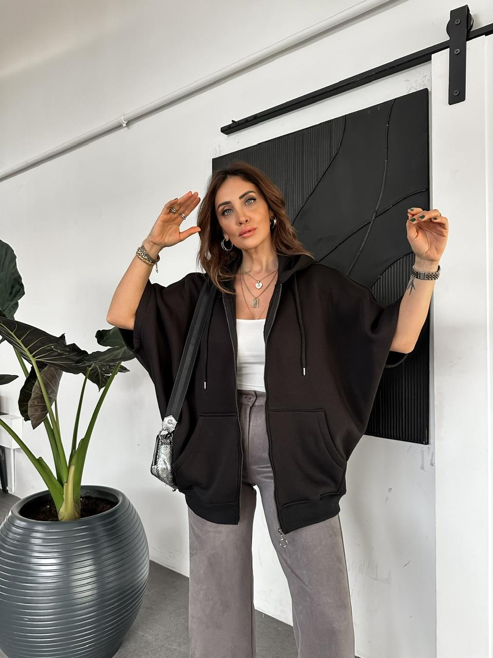 Siyah Yarasa Kol Kapşonlu Sweatshirt
