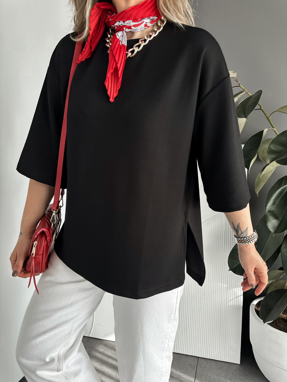 Siyah Yırtmaçlı Salaş Tshirt