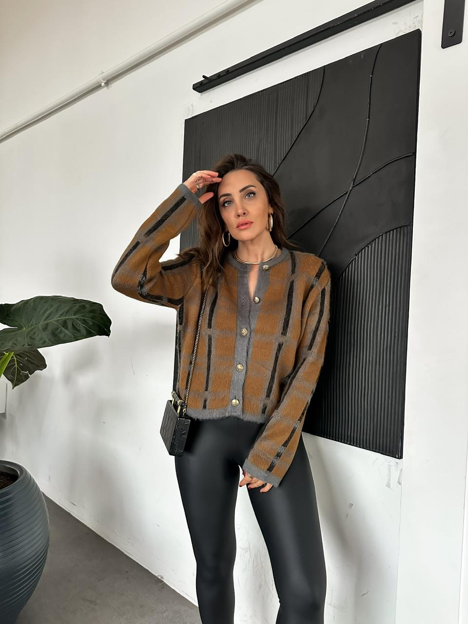 Taba Şeritli Gold Düğmeli Hırka
