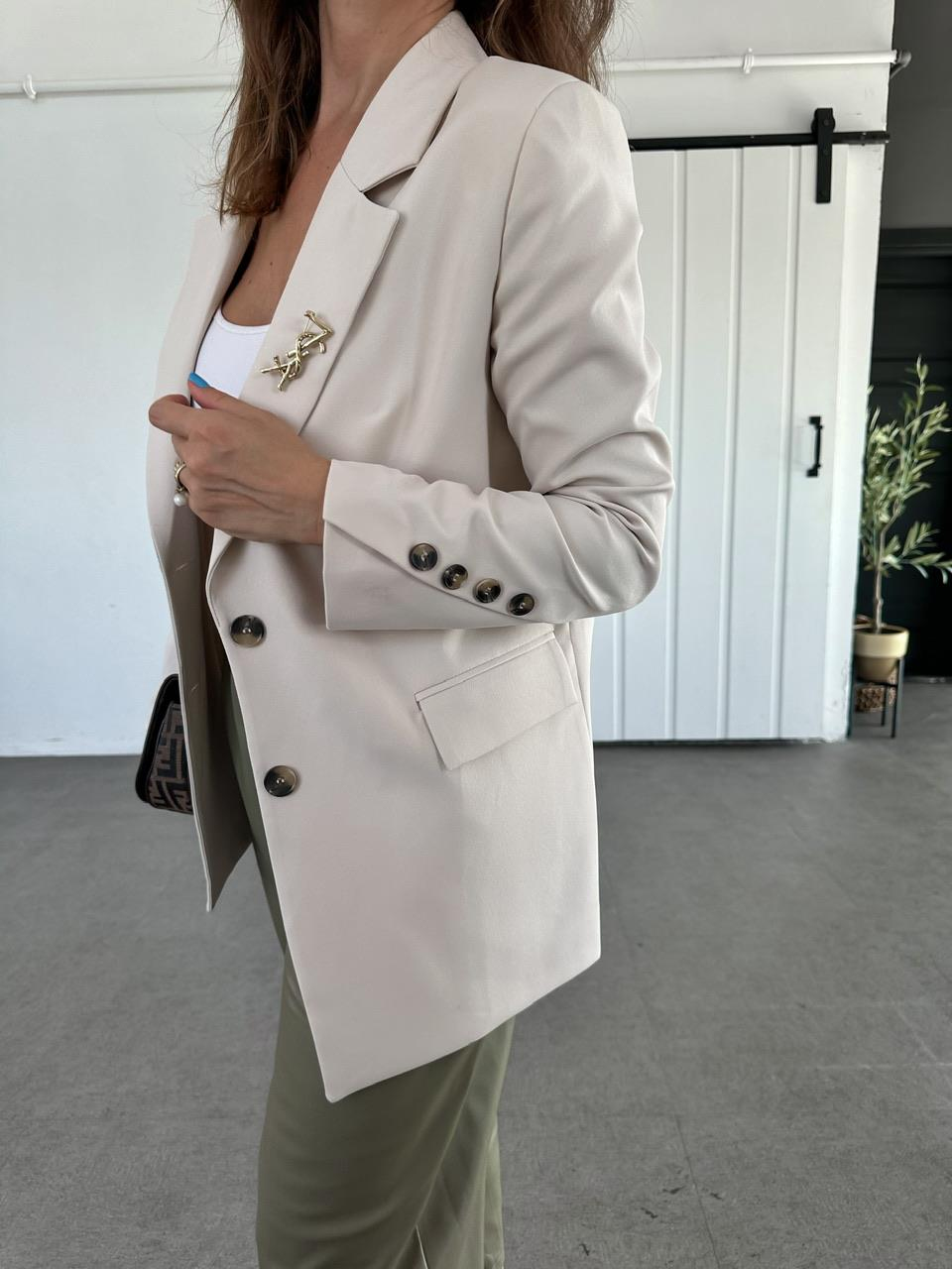 Taş Asimetrik Düğmeli Blazer Ceket