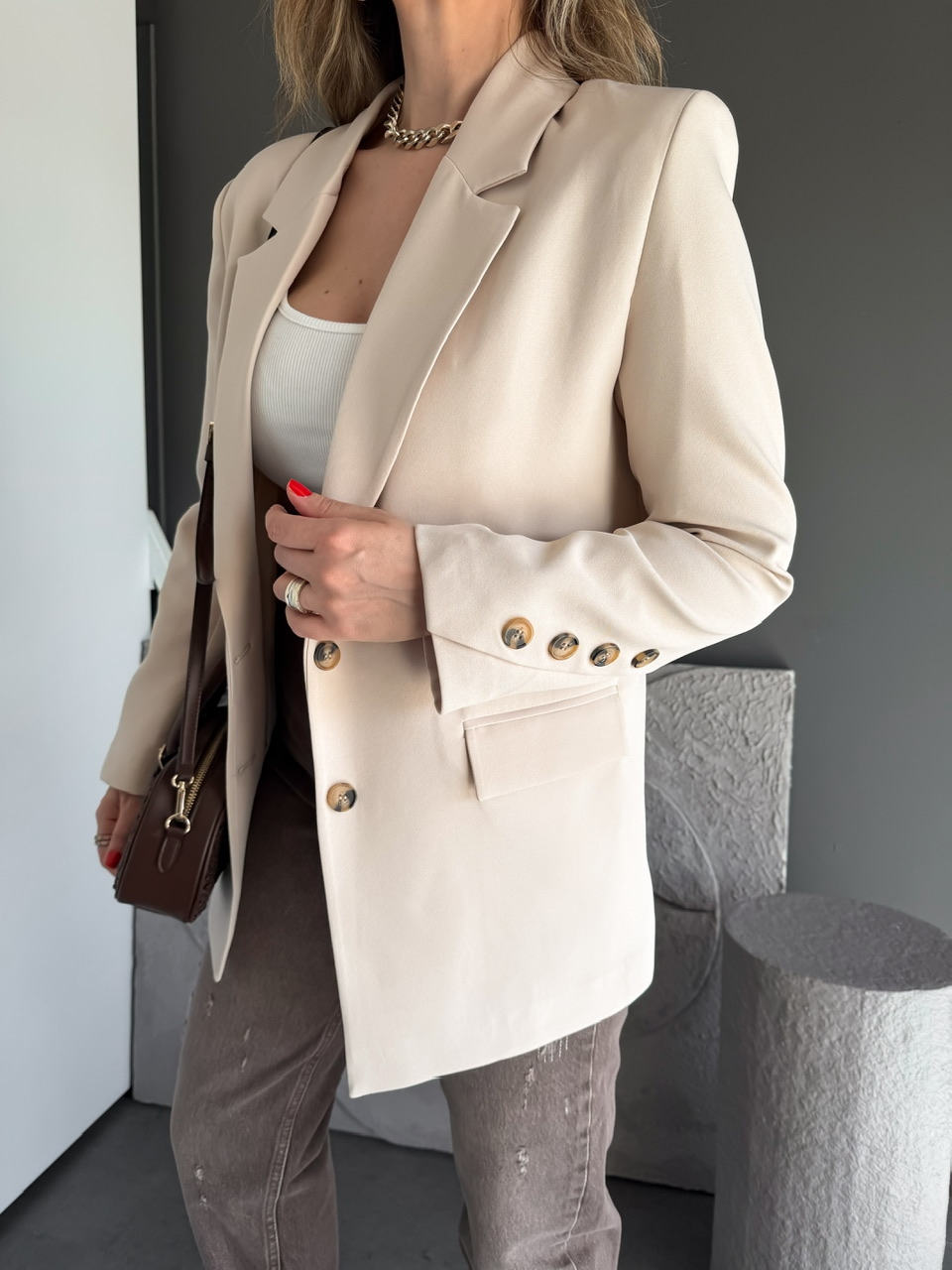Taş Asimetrik Düğmeli Blazer Ceket