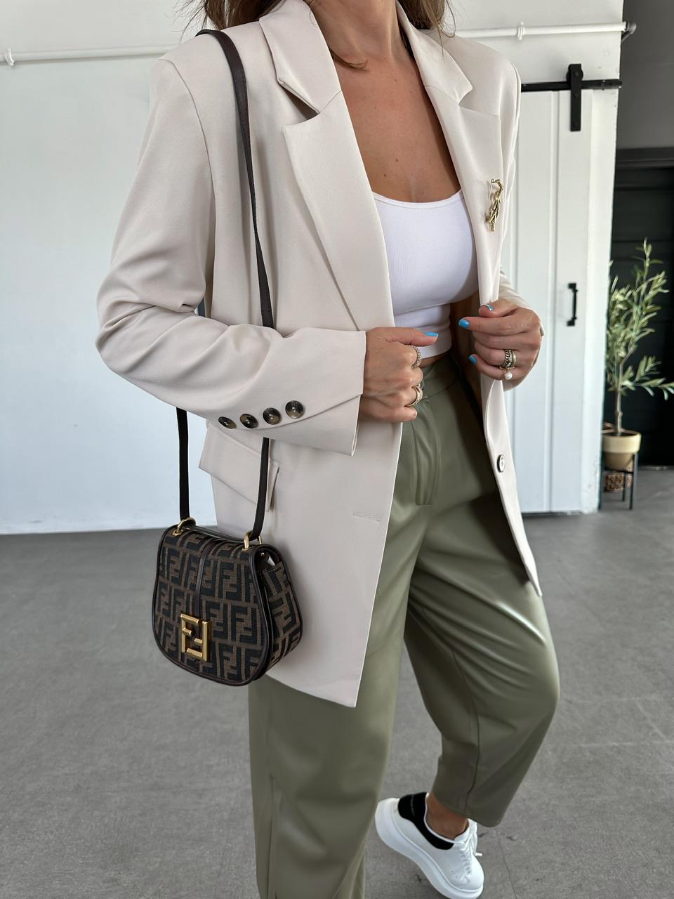 Taş Asimetrik Düğmeli Blazer Ceket