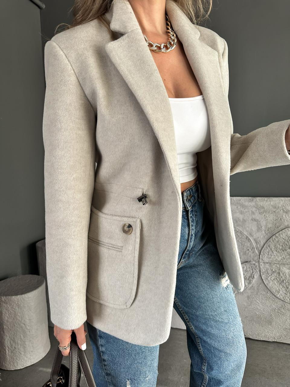 Taş Beli Büzülebilir Kaşe Ceket