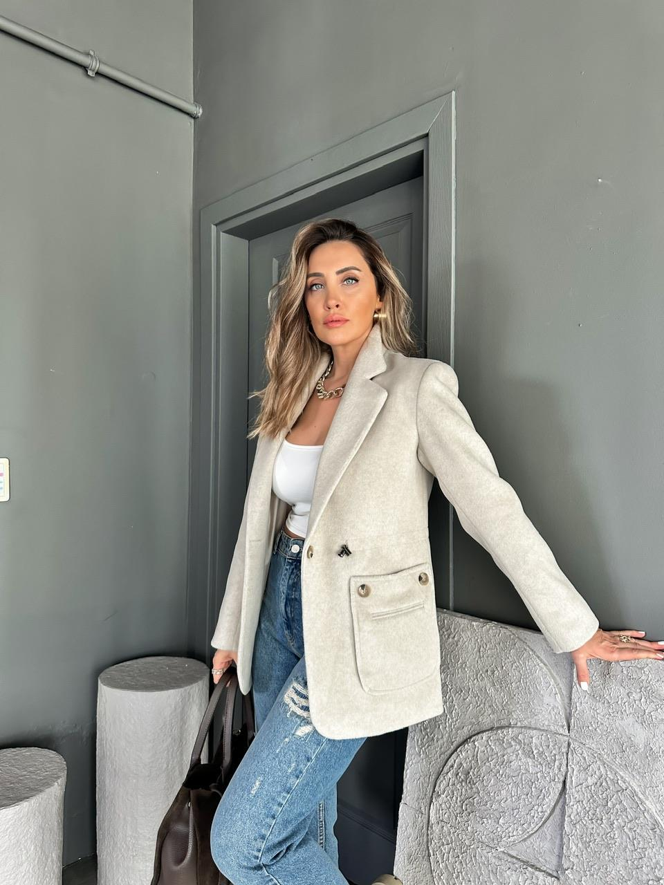 Taş Beli Büzülebilir Kaşe Ceket