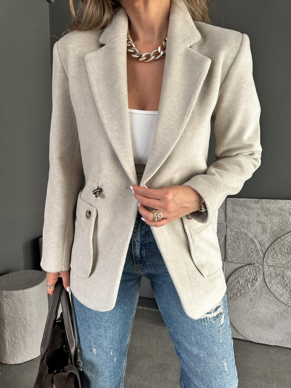 Taş Beli Büzülebilir Kaşe Ceket