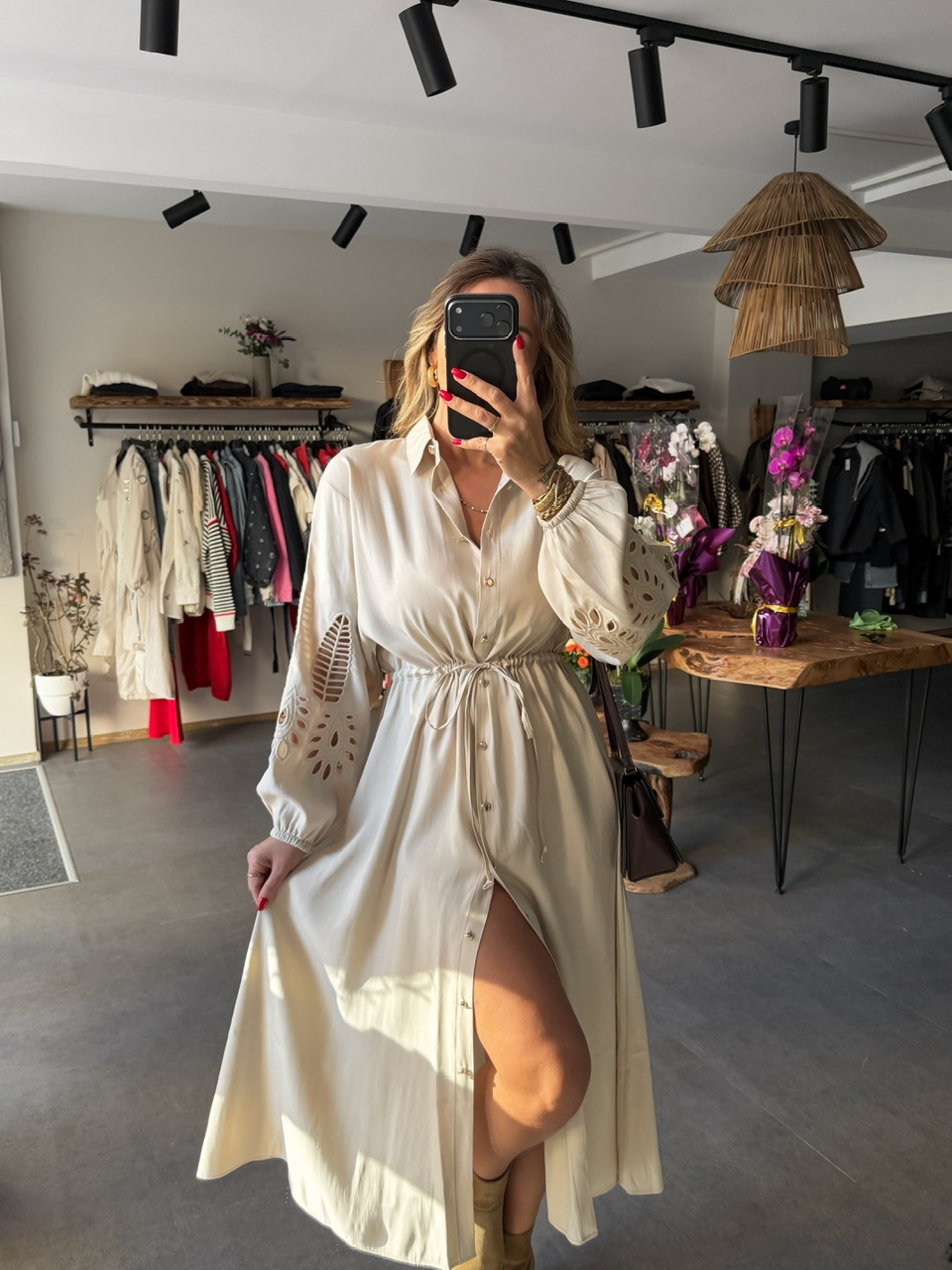 Taş Kolları Nakışlı Beli İpli Uzun Kollu Elbise