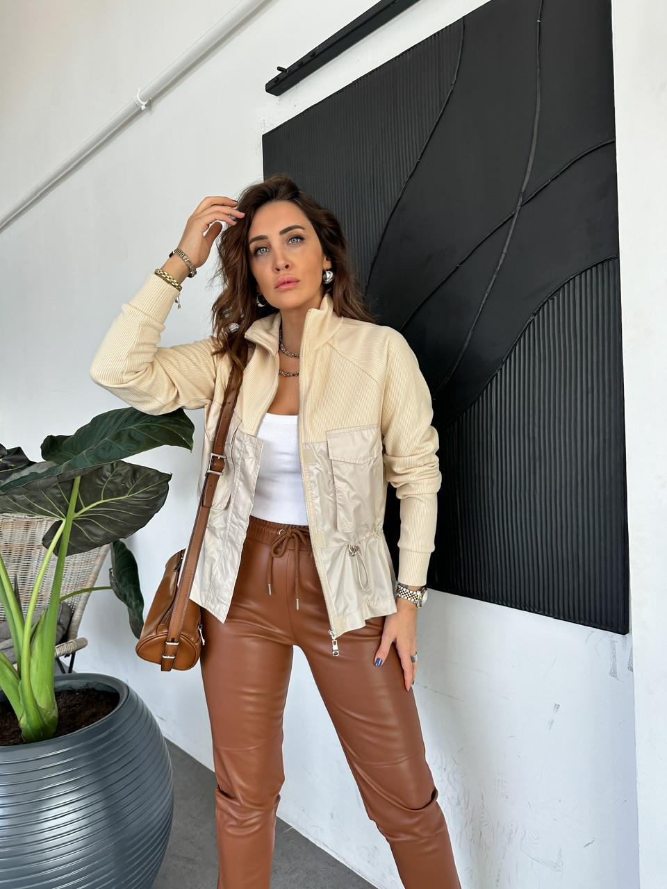 Taş Paraşüt Detaylı Fermuarlı Sweatshirt