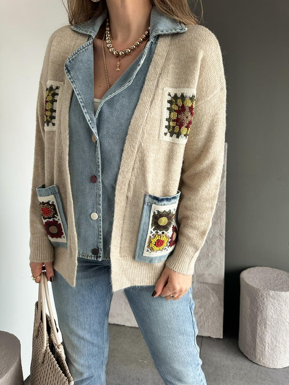 Taş Patchwork Nakışlı Kot Parçalı Hırka