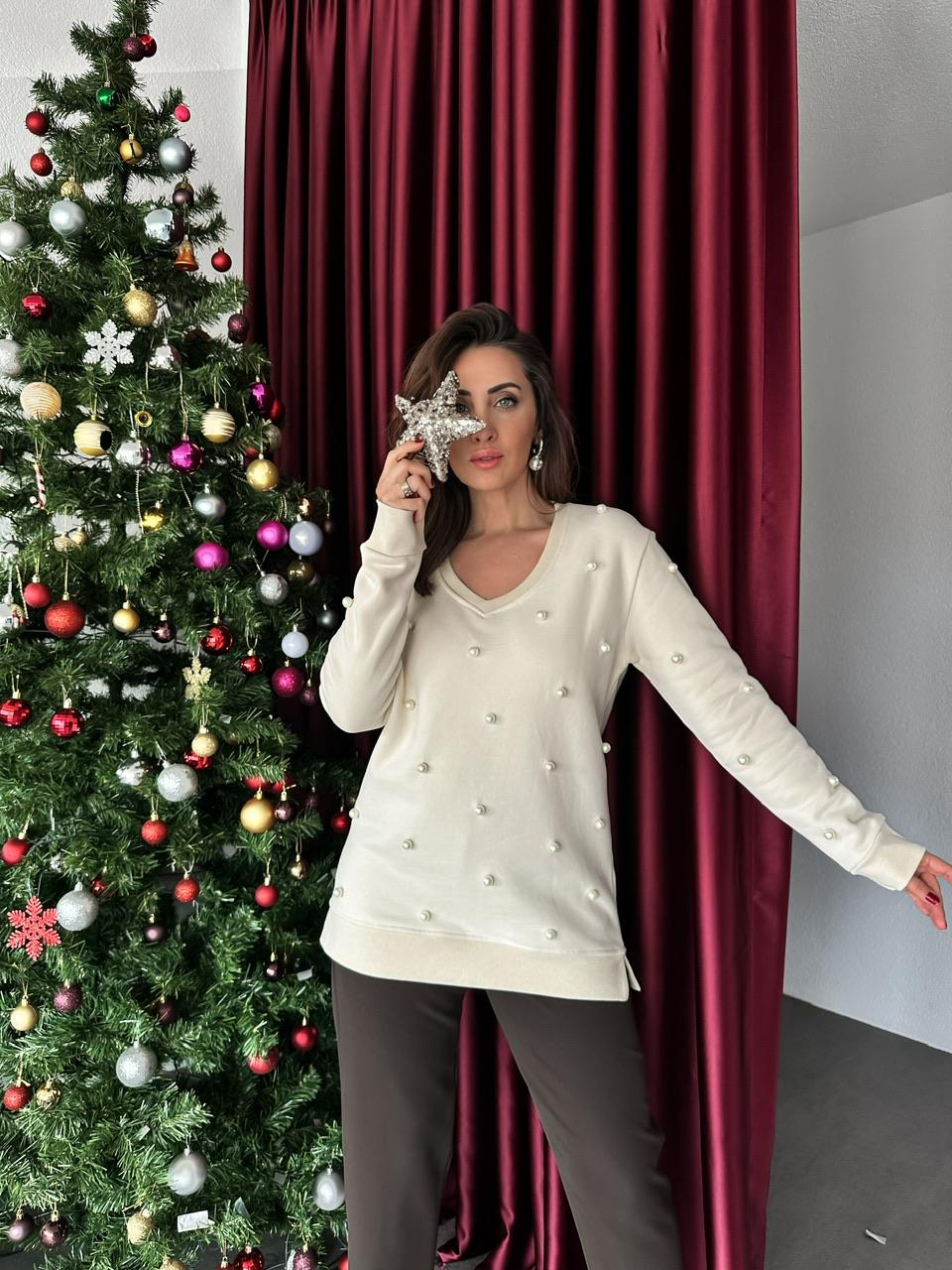 Taş V Yaka İnci İşlemeli Sweatshirt