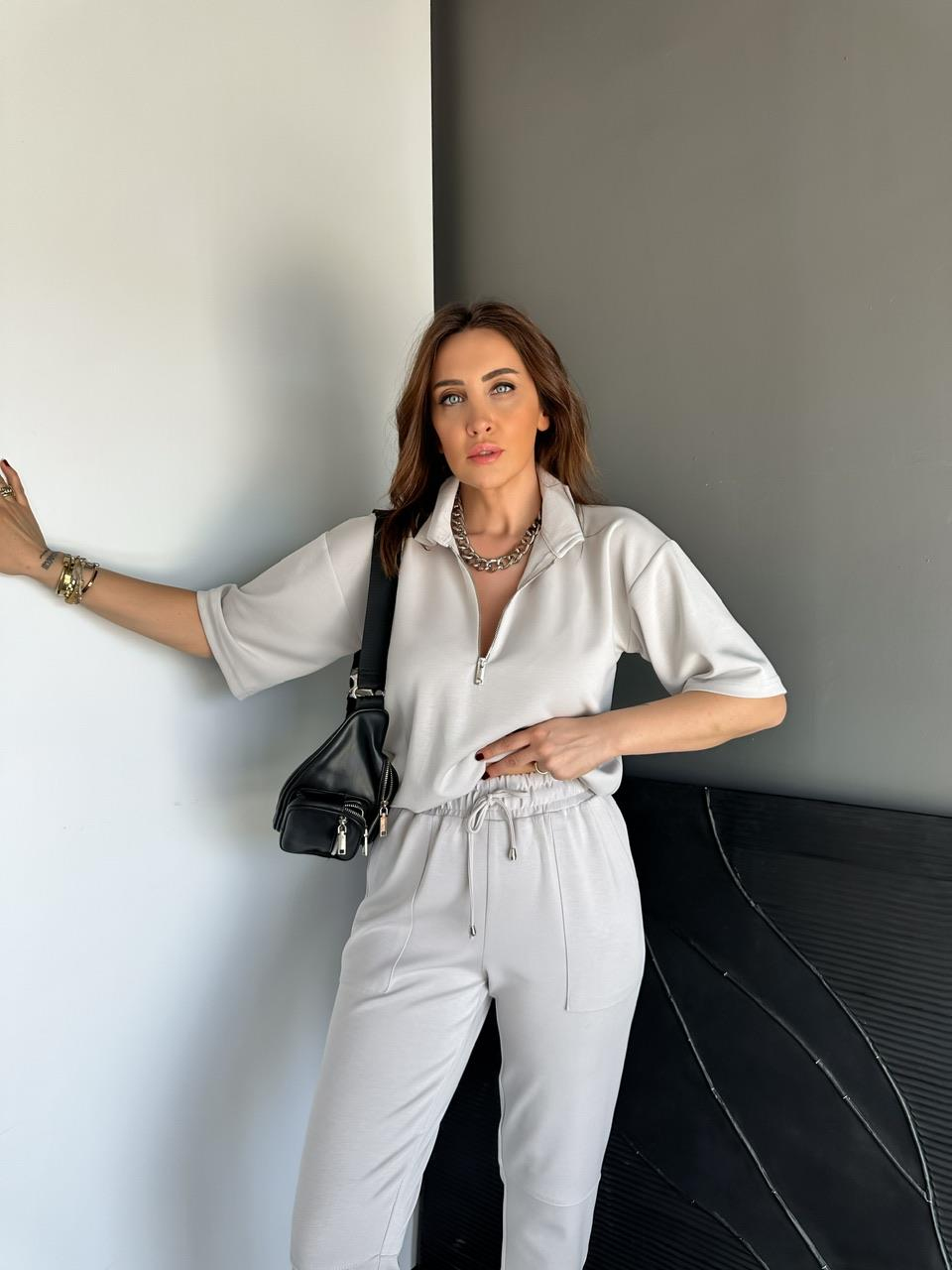 Taş Yaka Ve Paçası Fermuarlı Takım