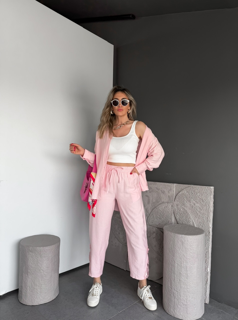 Toz Pembe Dantelli Gömlek Pantolon Takım