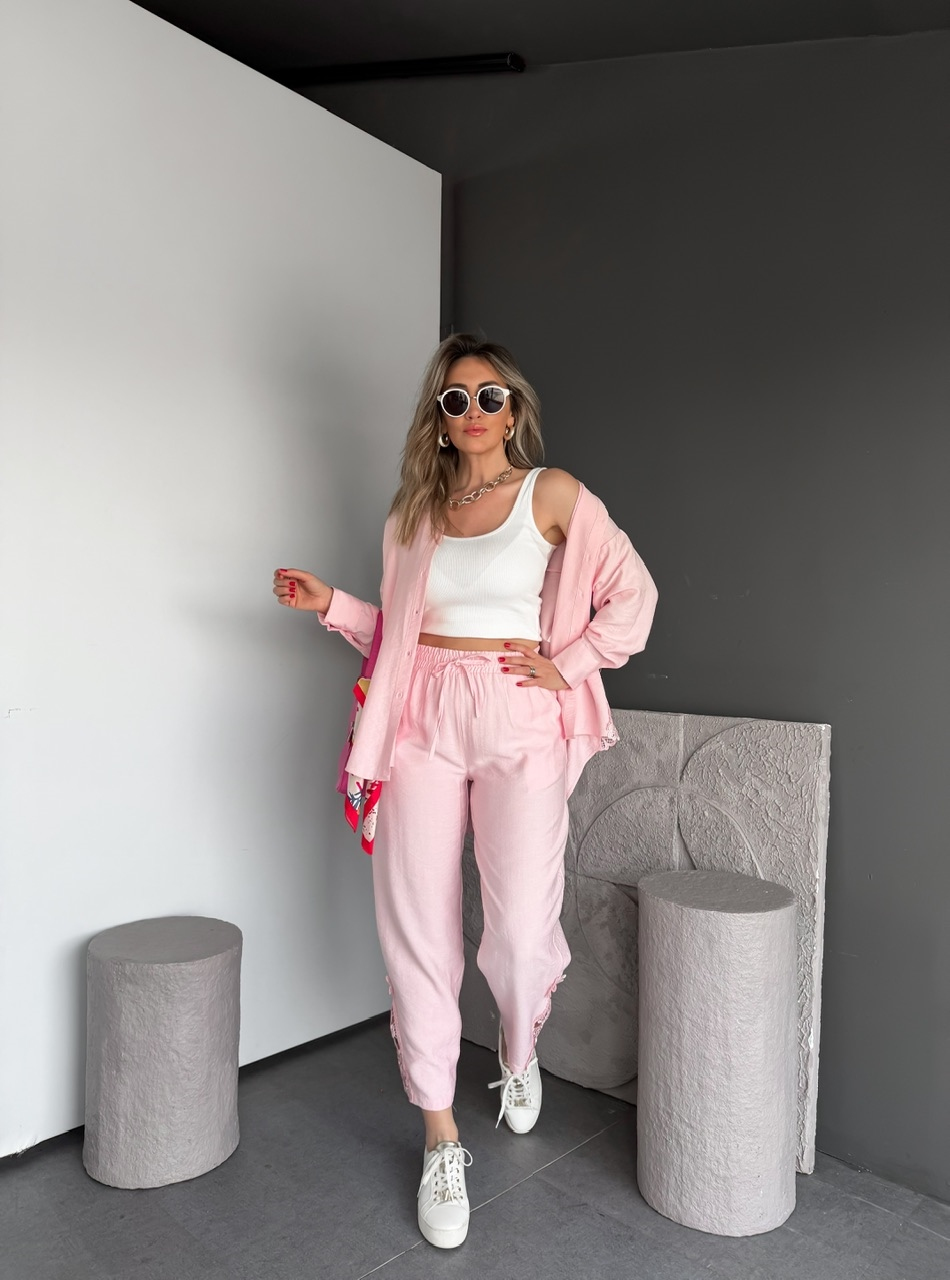 Toz Pembe Dantelli Gömlek Pantolon Takım
