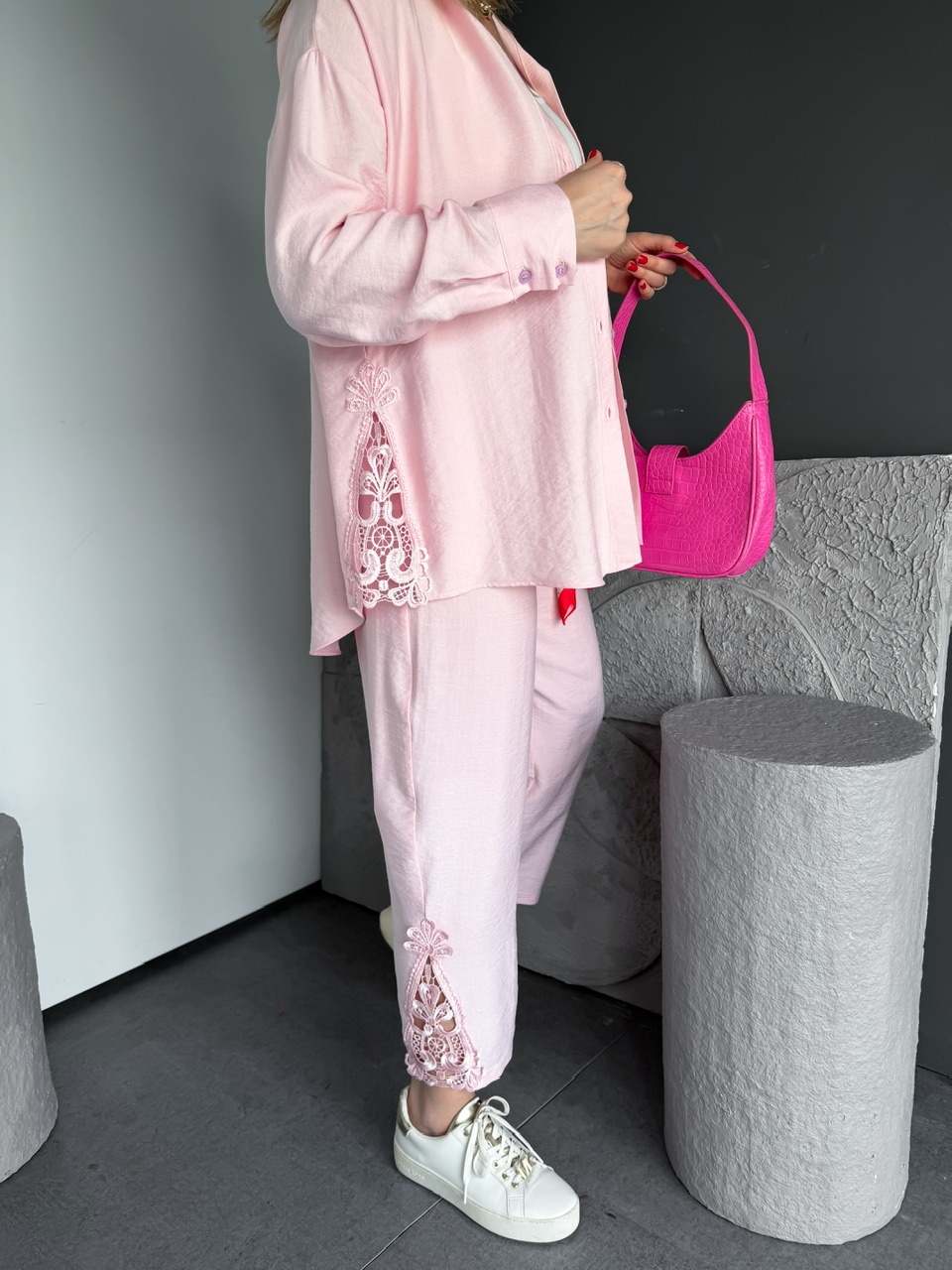 Toz Pembe Dantelli Gömlek Pantolon Takım