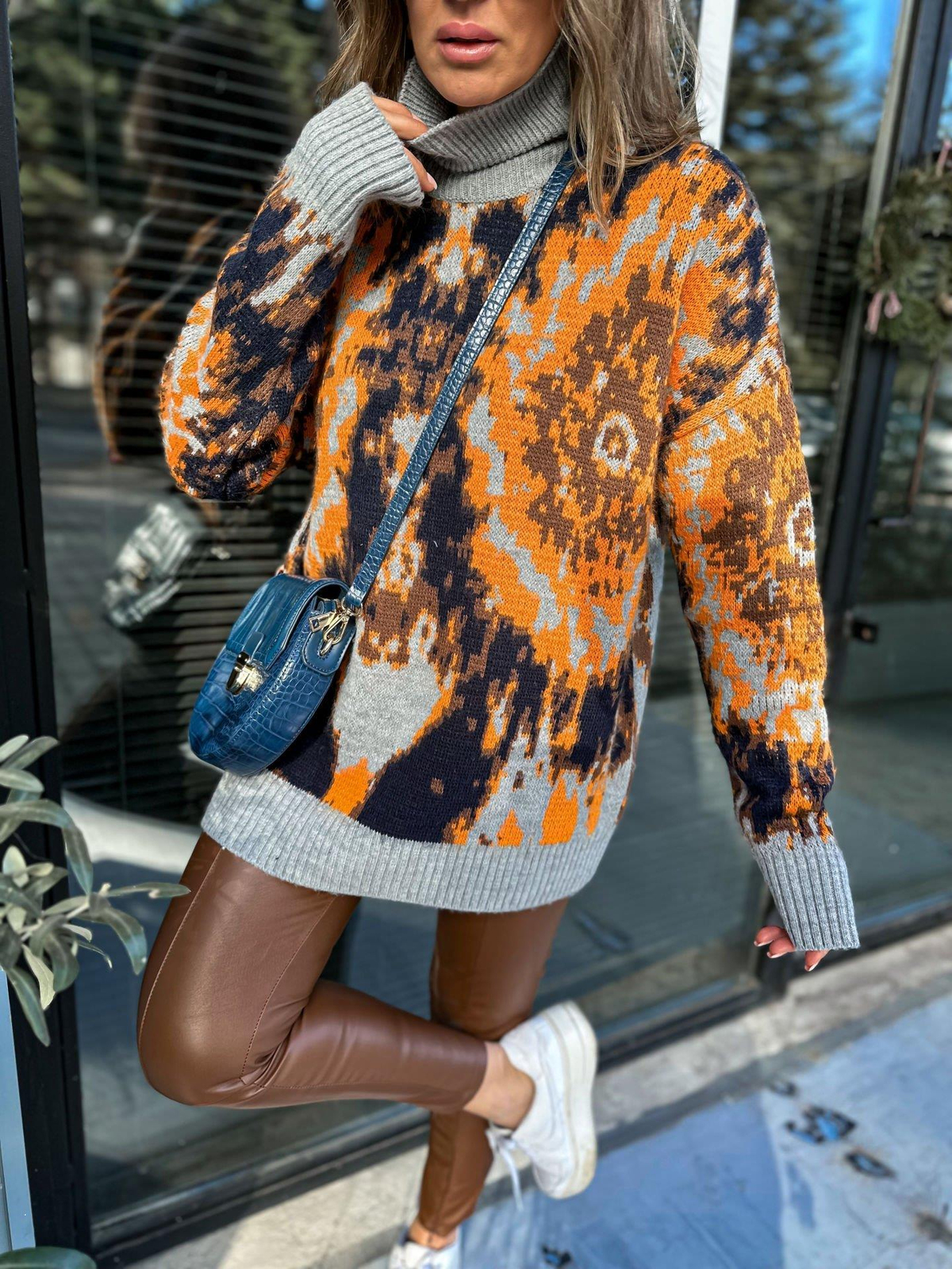 Turuncu Lacivert Batik Desenli Kazak