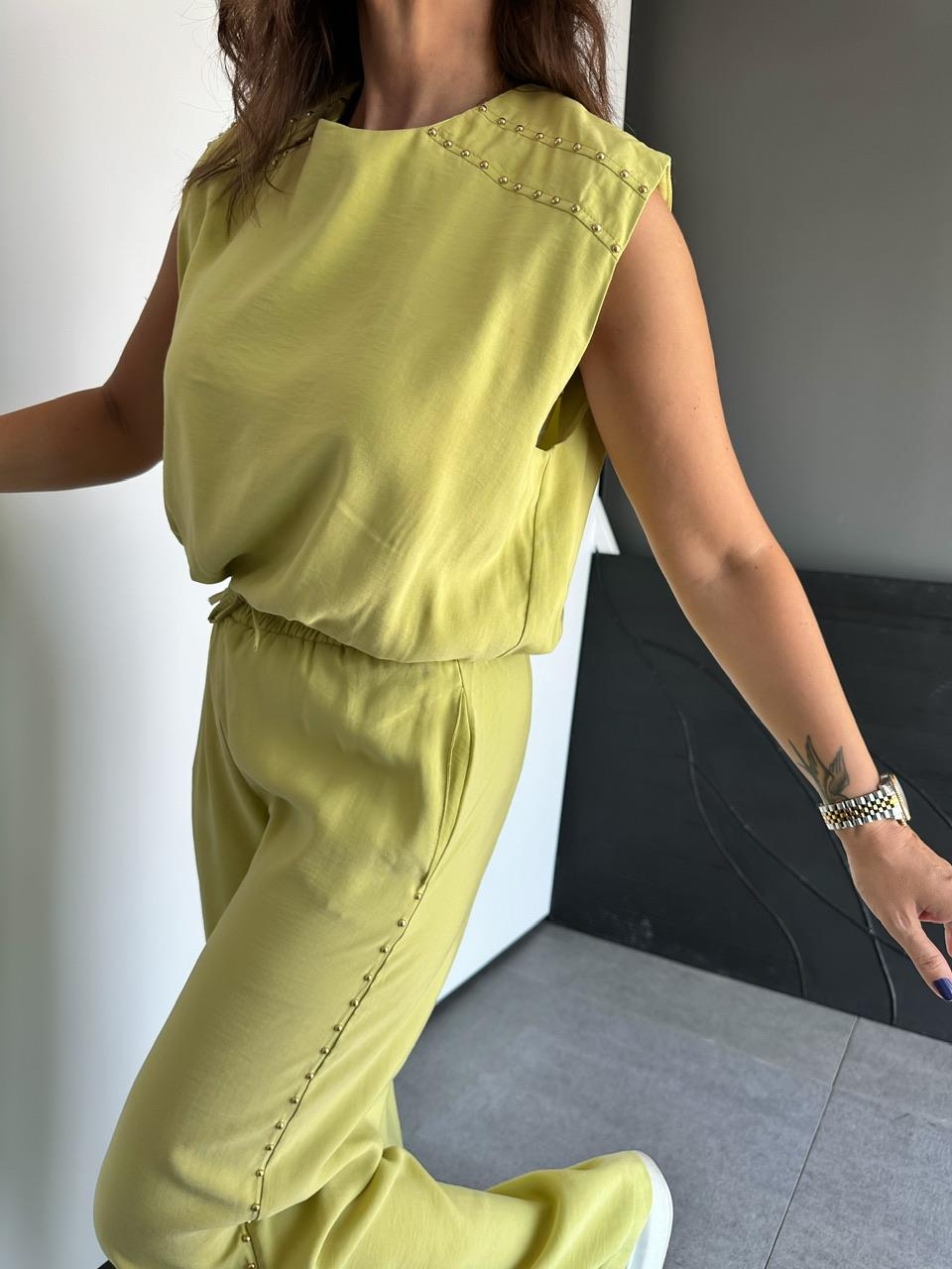Yağ Yeşili Pantolon Ve Bluzlu Zımbalı Takım