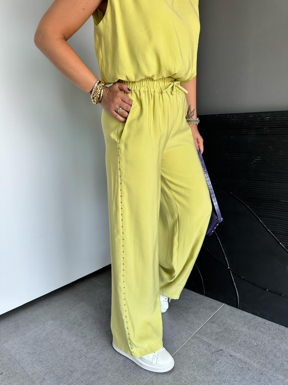 Yağ Yeşili Pantolon Ve Bluzlu Zımbalı Takım